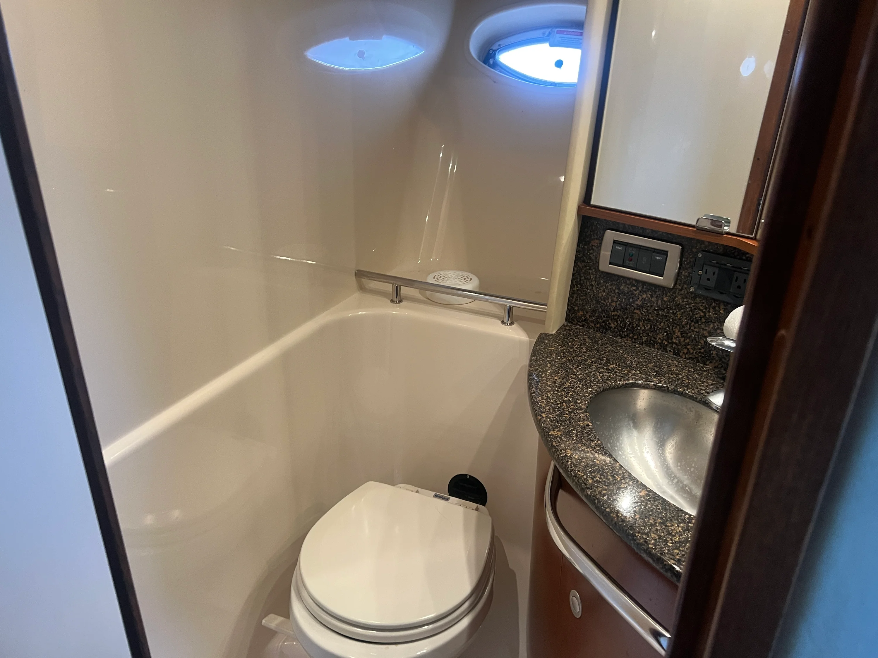 2007 Sea Ray 44 SUNDANCER Image Thumbnail #21