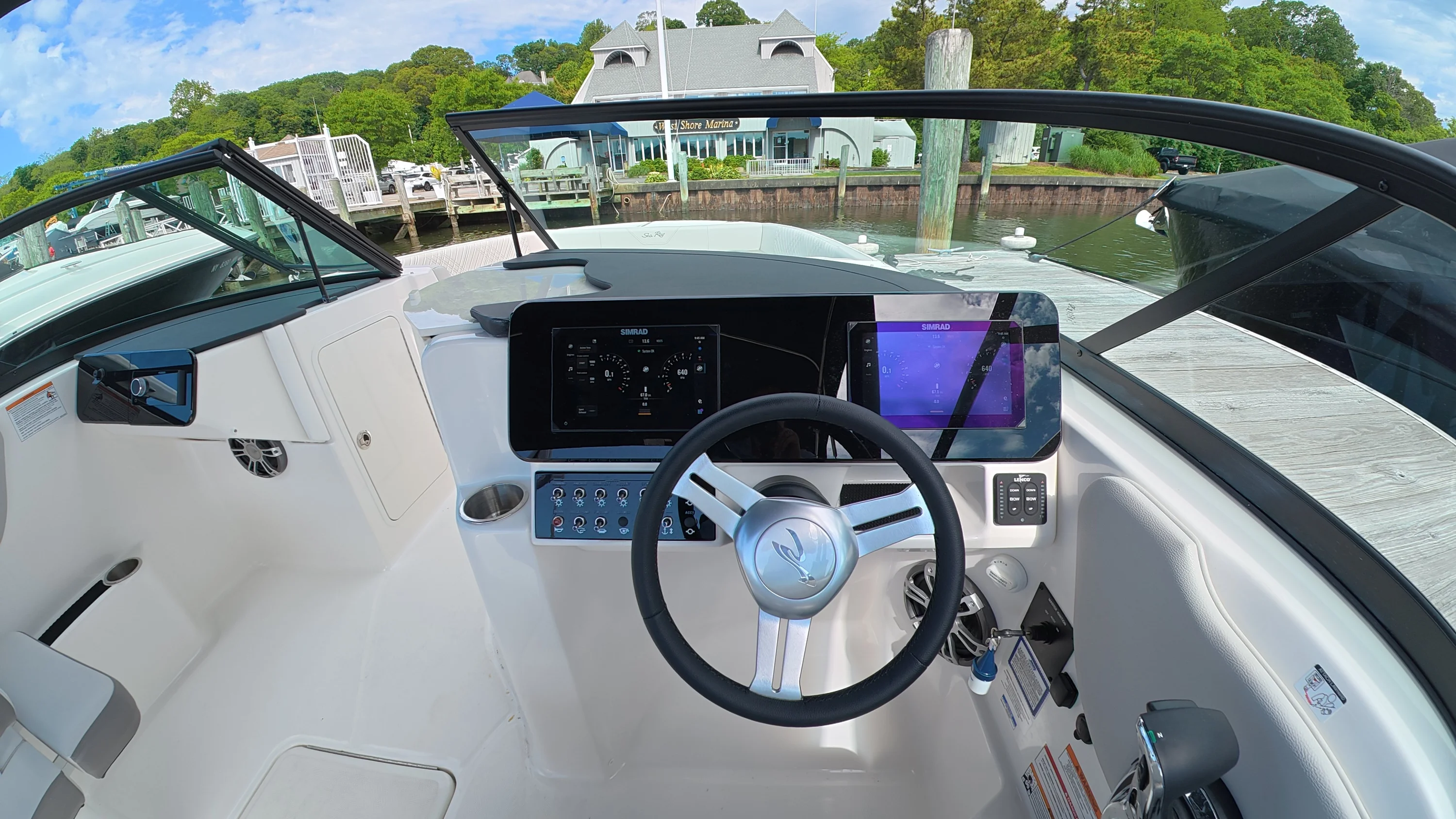 2025 Sea Ray SDX 270 Outboard Image Thumbnail #16