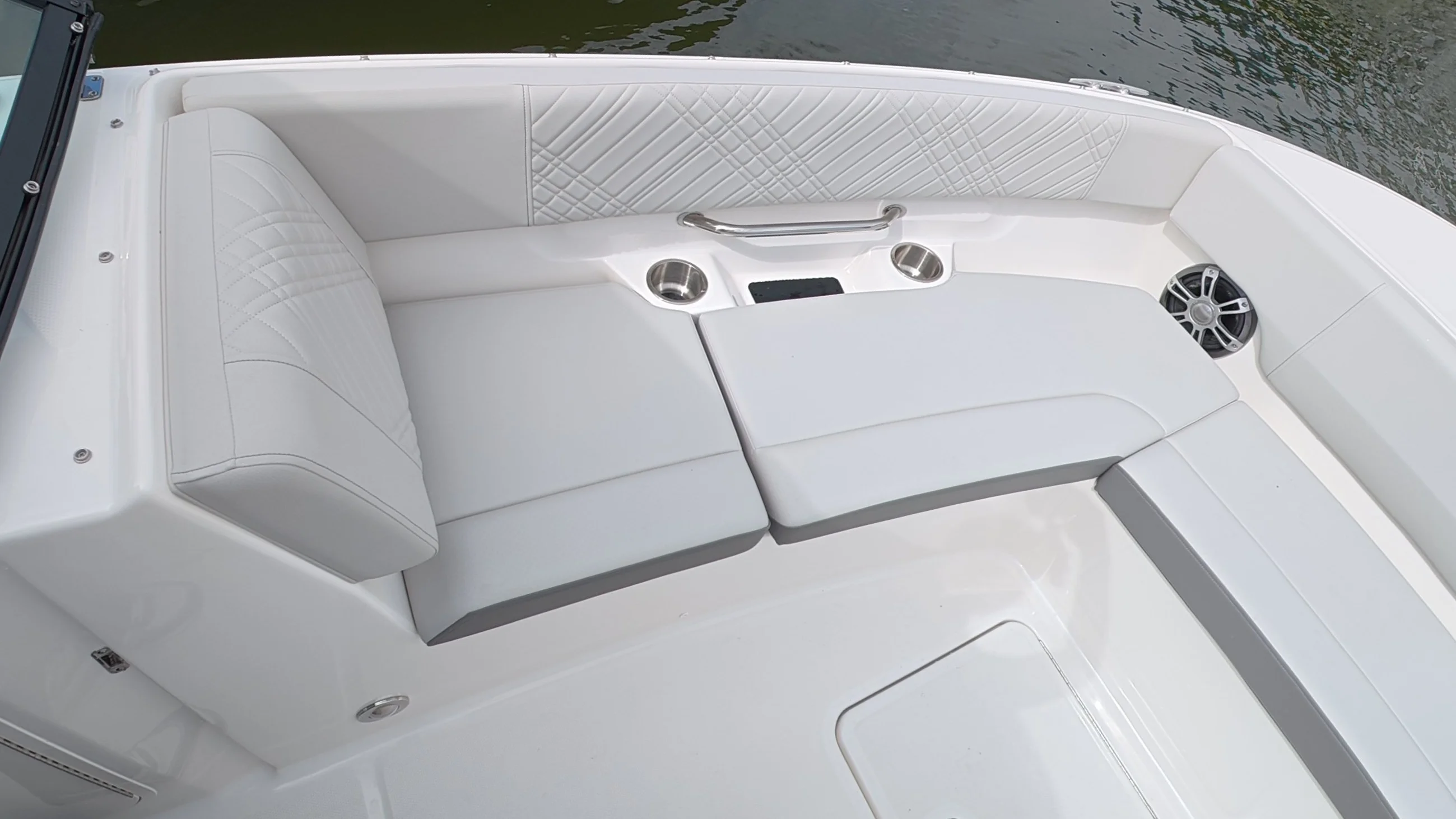 2025 Sea Ray SDX 270 Outboard Image Thumbnail #27