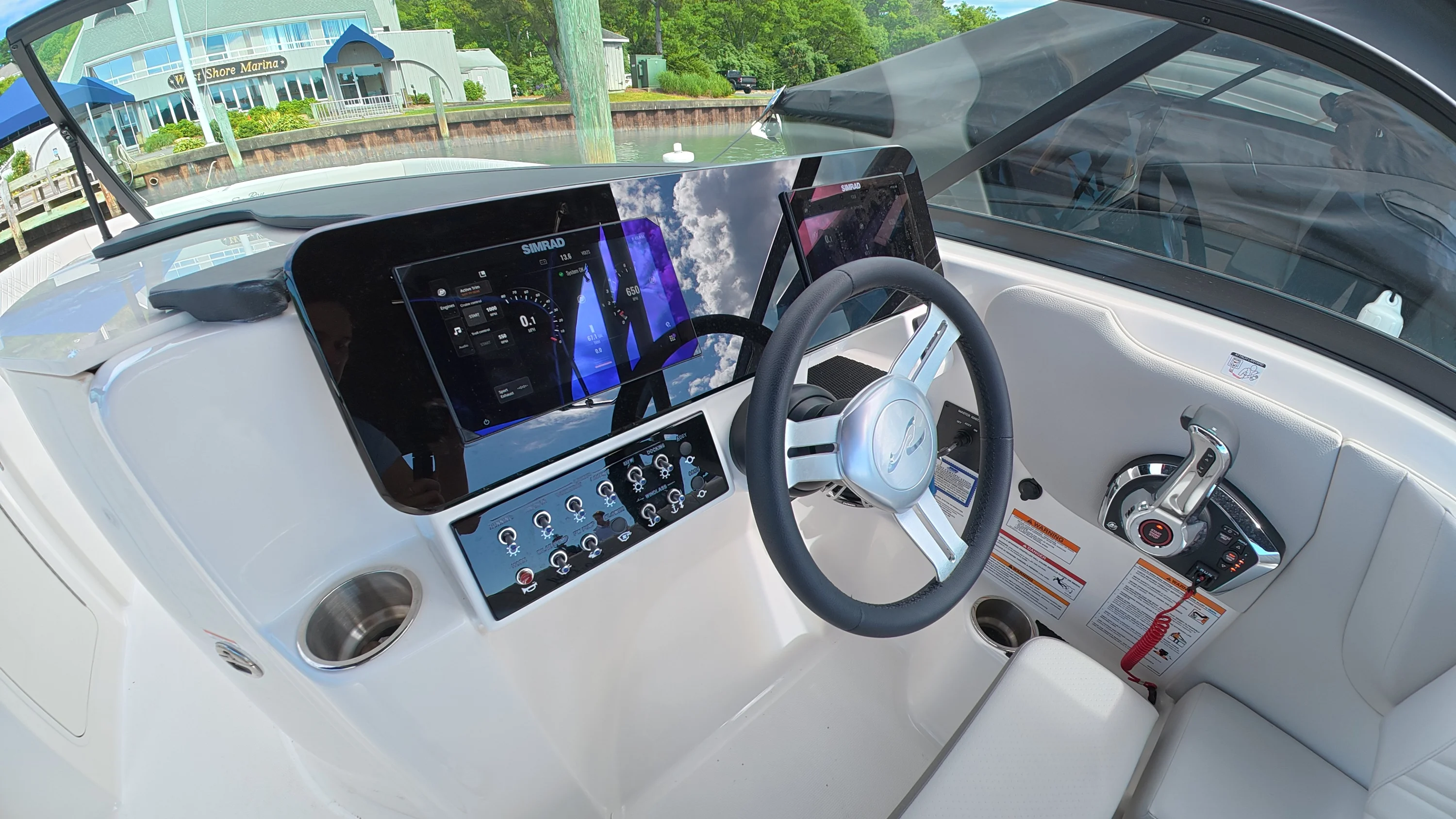 2025 Sea Ray SDX 270 Outboard Image Thumbnail #18