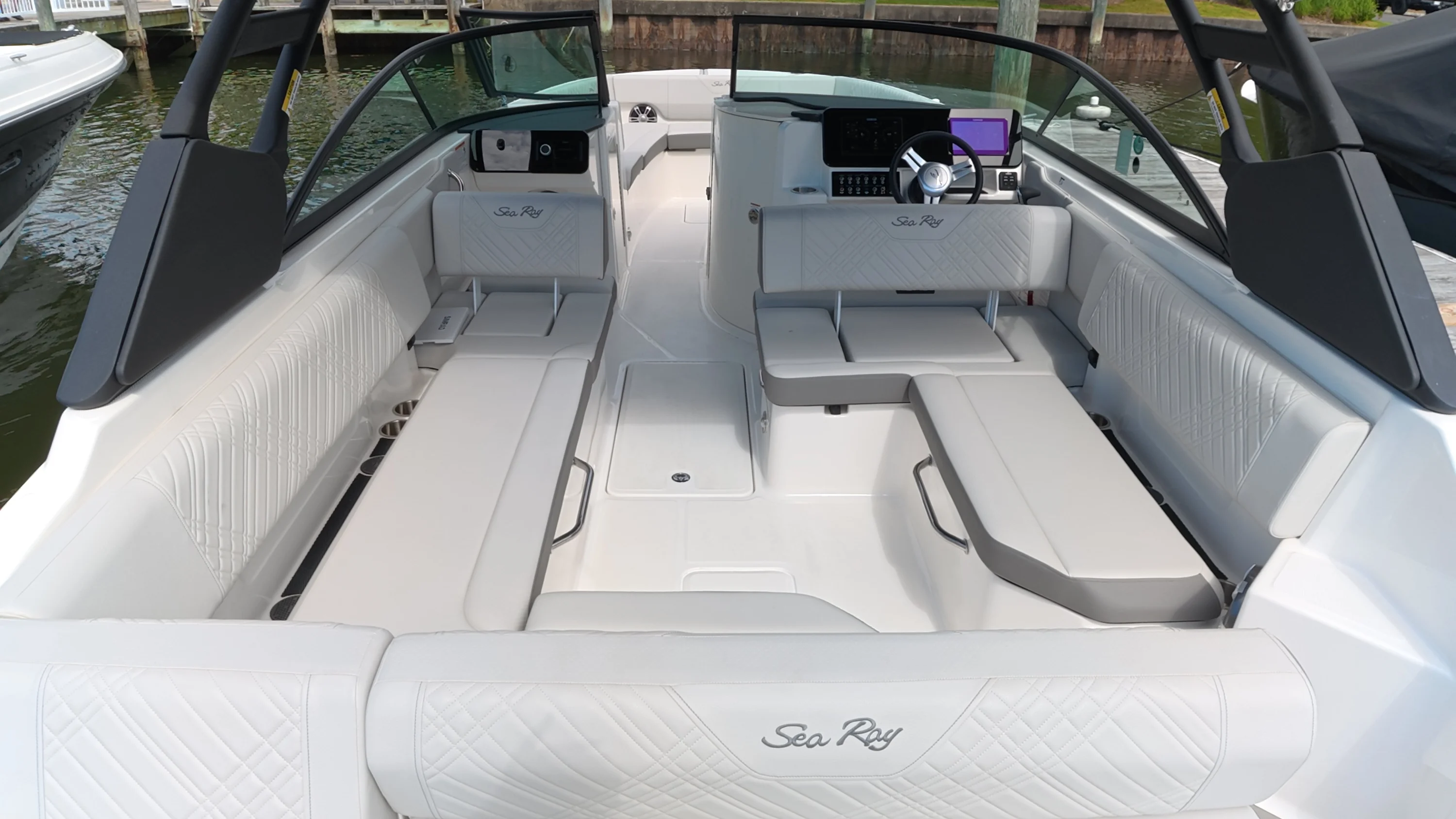 2025 Sea Ray SDX 270 Outboard Image Thumbnail #11