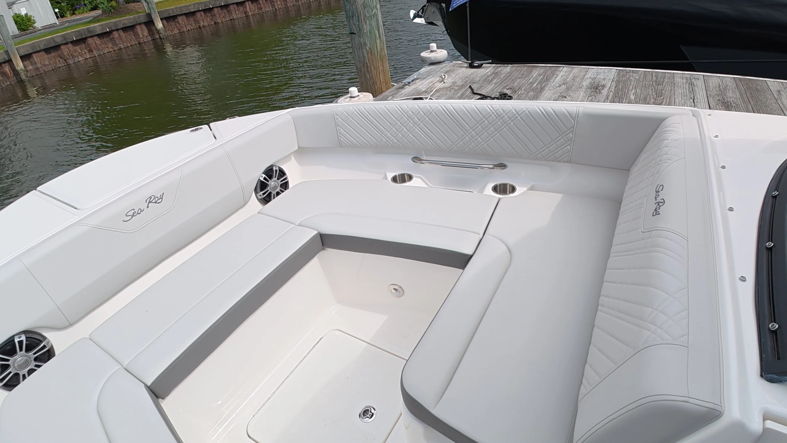 2025 Sea Ray SDX 270 Outboard Image Thumbnail #26