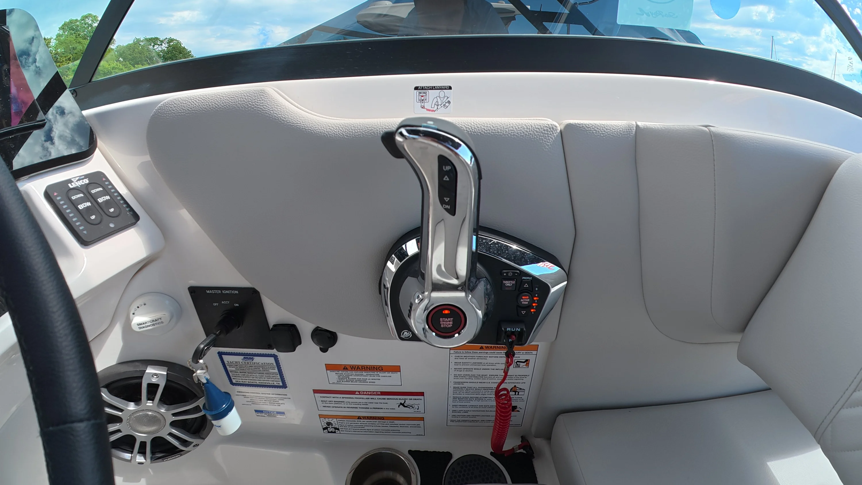 2025 Sea Ray SDX 270 Outboard Image Thumbnail #17