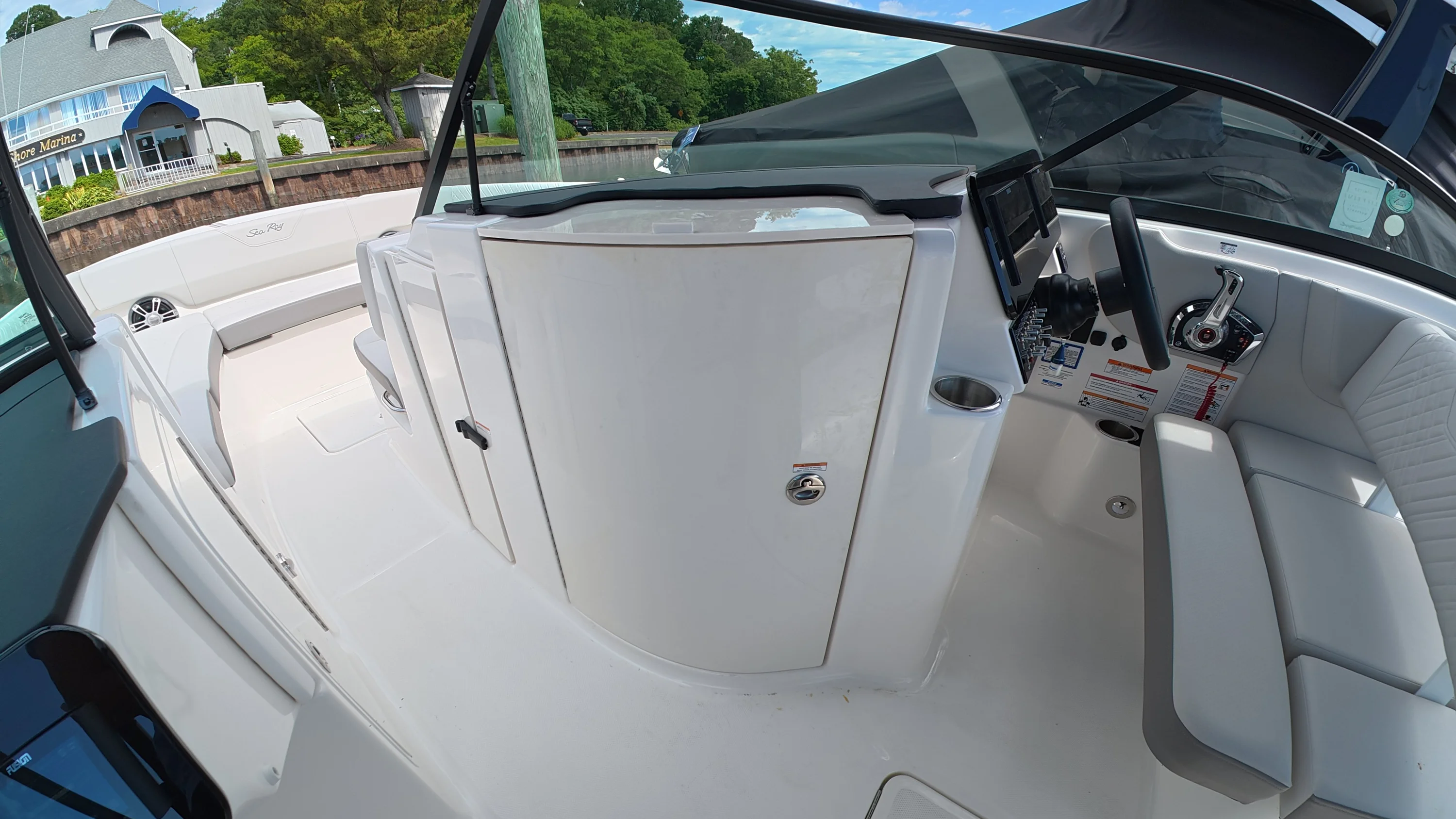 2025 Sea Ray SDX 270 Outboard Image Thumbnail #21