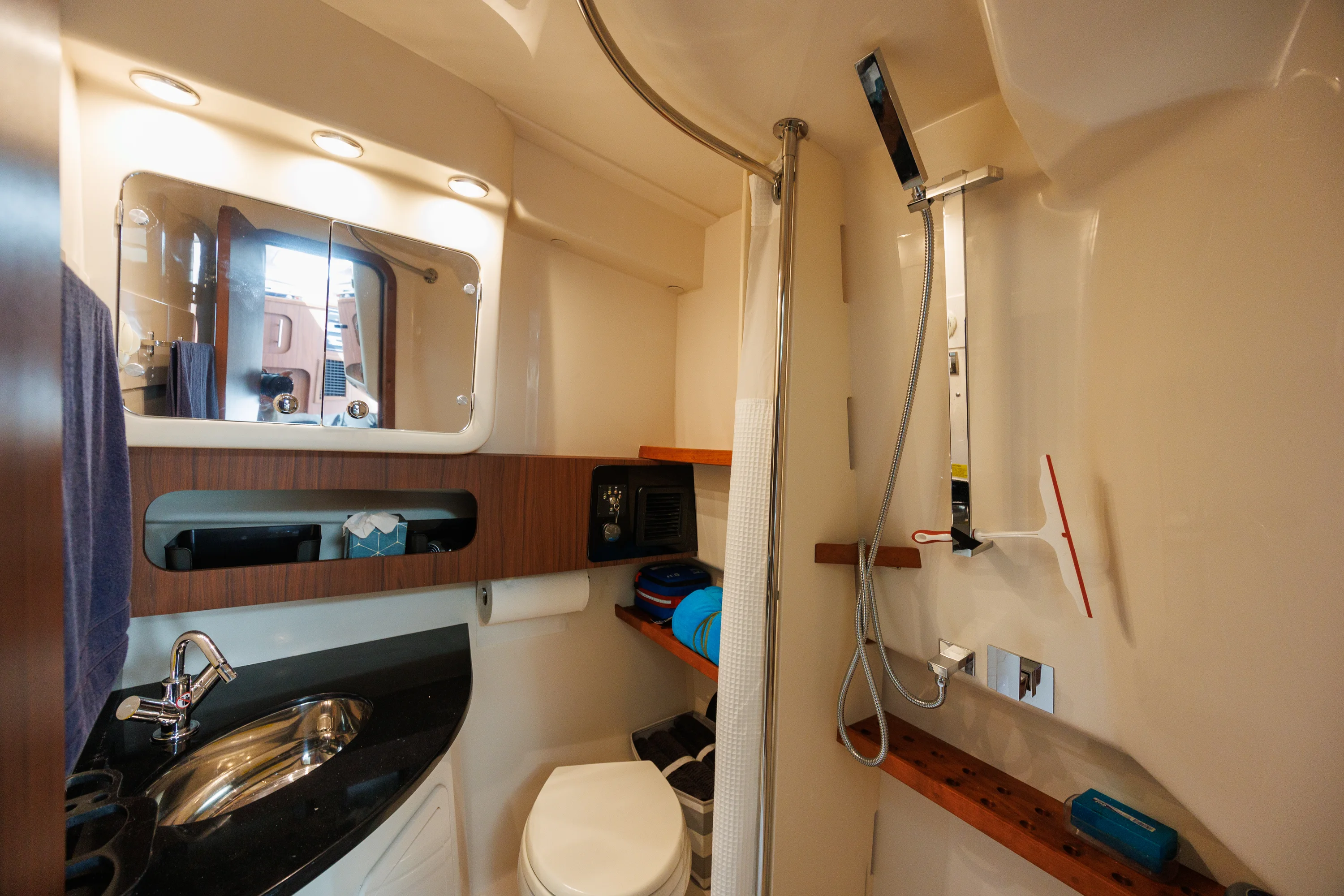 2023 Grady-White 370 EXPRESS Image Thumbnail #46