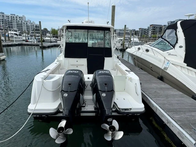 2016 Boston Whaler 315 CONQUEST Image Thumbnail #1