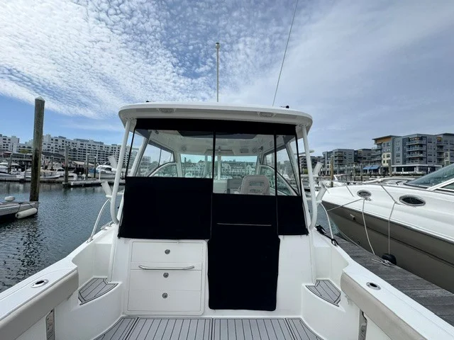 2016 Boston Whaler 315 CONQUEST Image Thumbnail #10