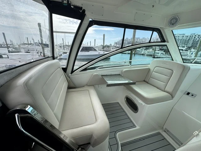 2016 Boston Whaler 315 CONQUEST Image Thumbnail #13
