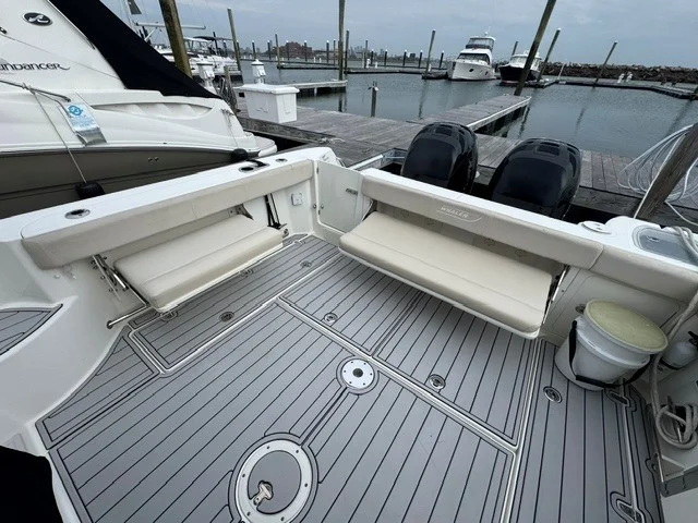 2016 Boston Whaler 315 CONQUEST Image Thumbnail #6