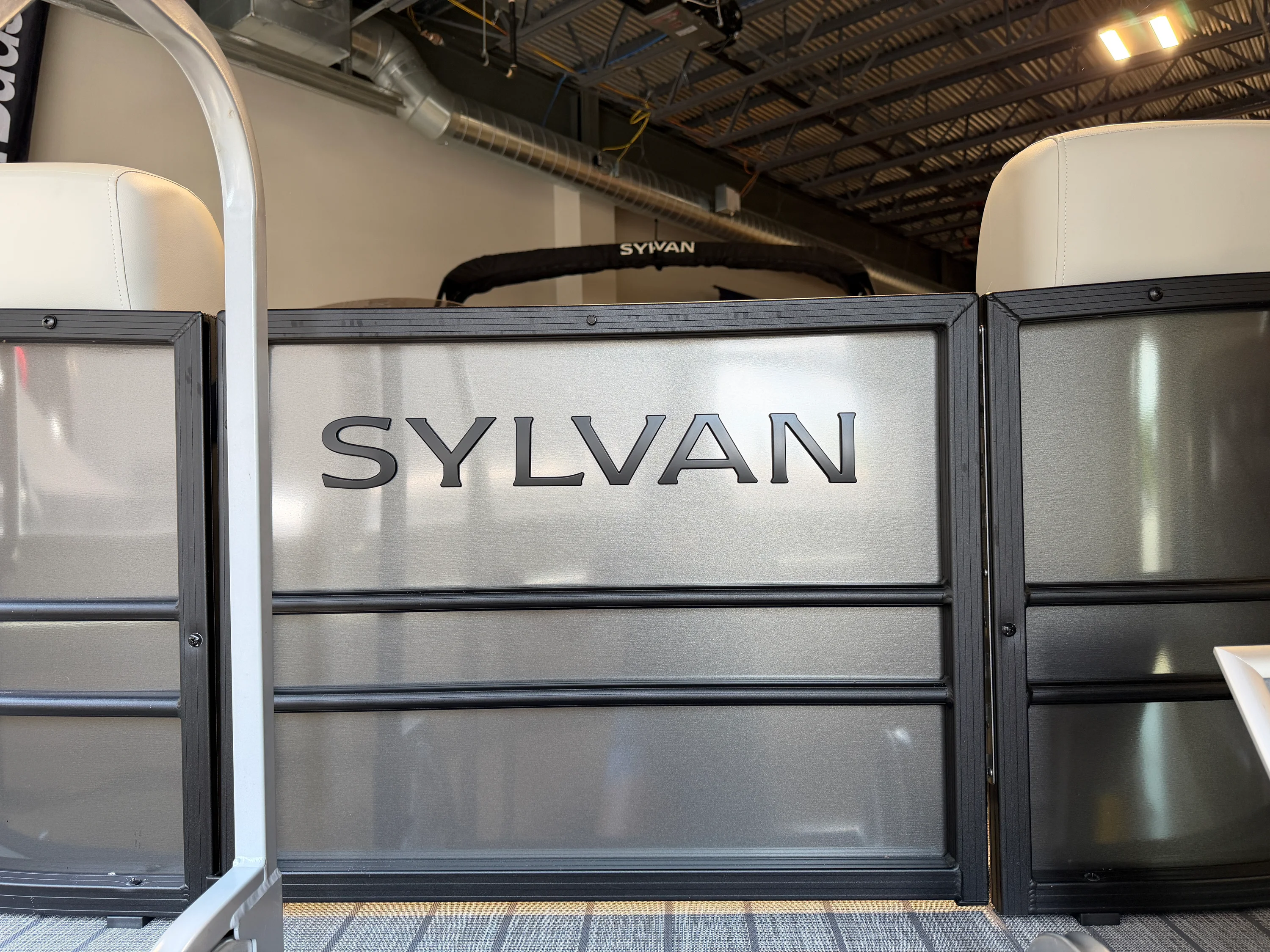 2027 Sylvan MIRAGE 8520 CLZ DH Image Thumbnail #2