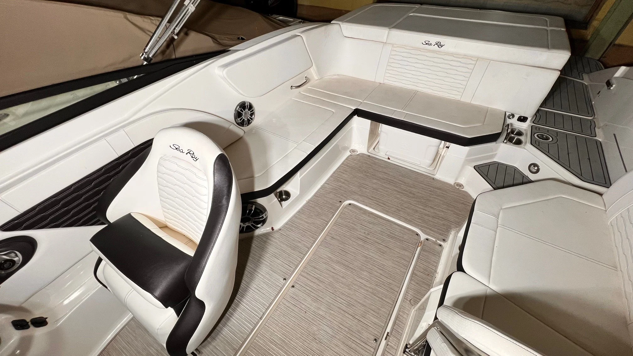 2021 Sea Ray 230 SPX Image Thumbnail #13