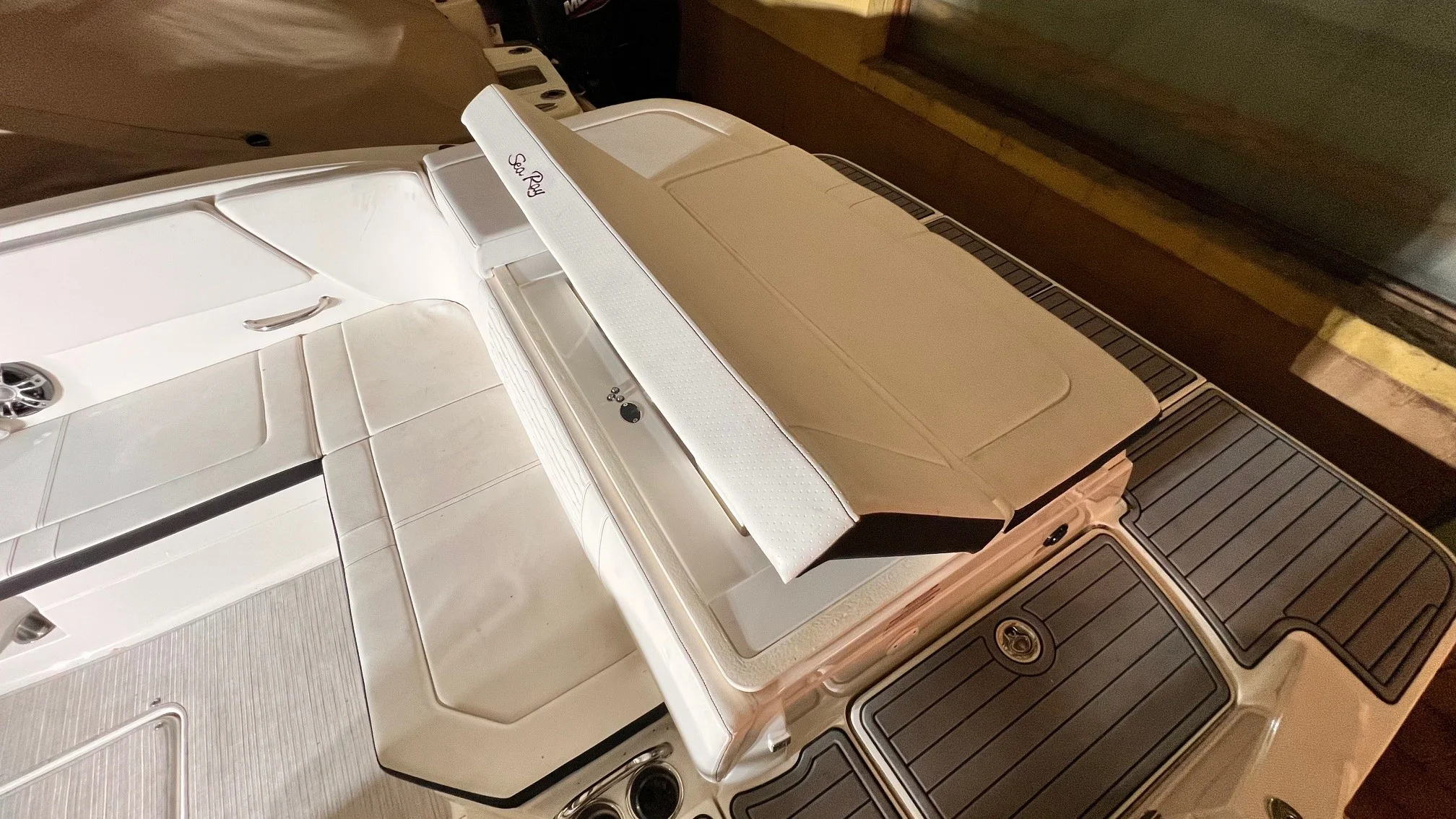 2021 Sea Ray 230 SPX Image Thumbnail #17