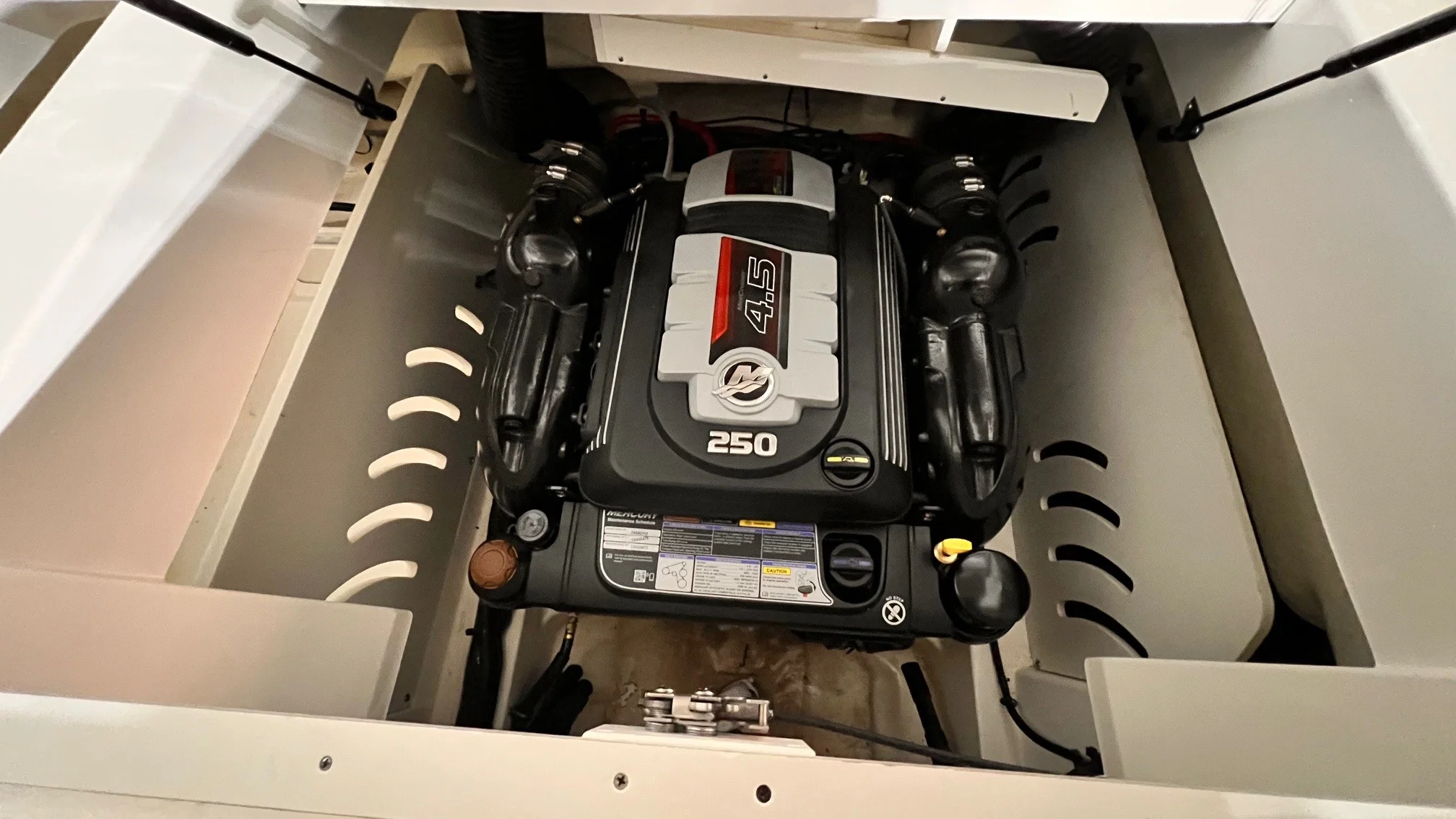 2021 Sea Ray 230 SPX Image Thumbnail #18