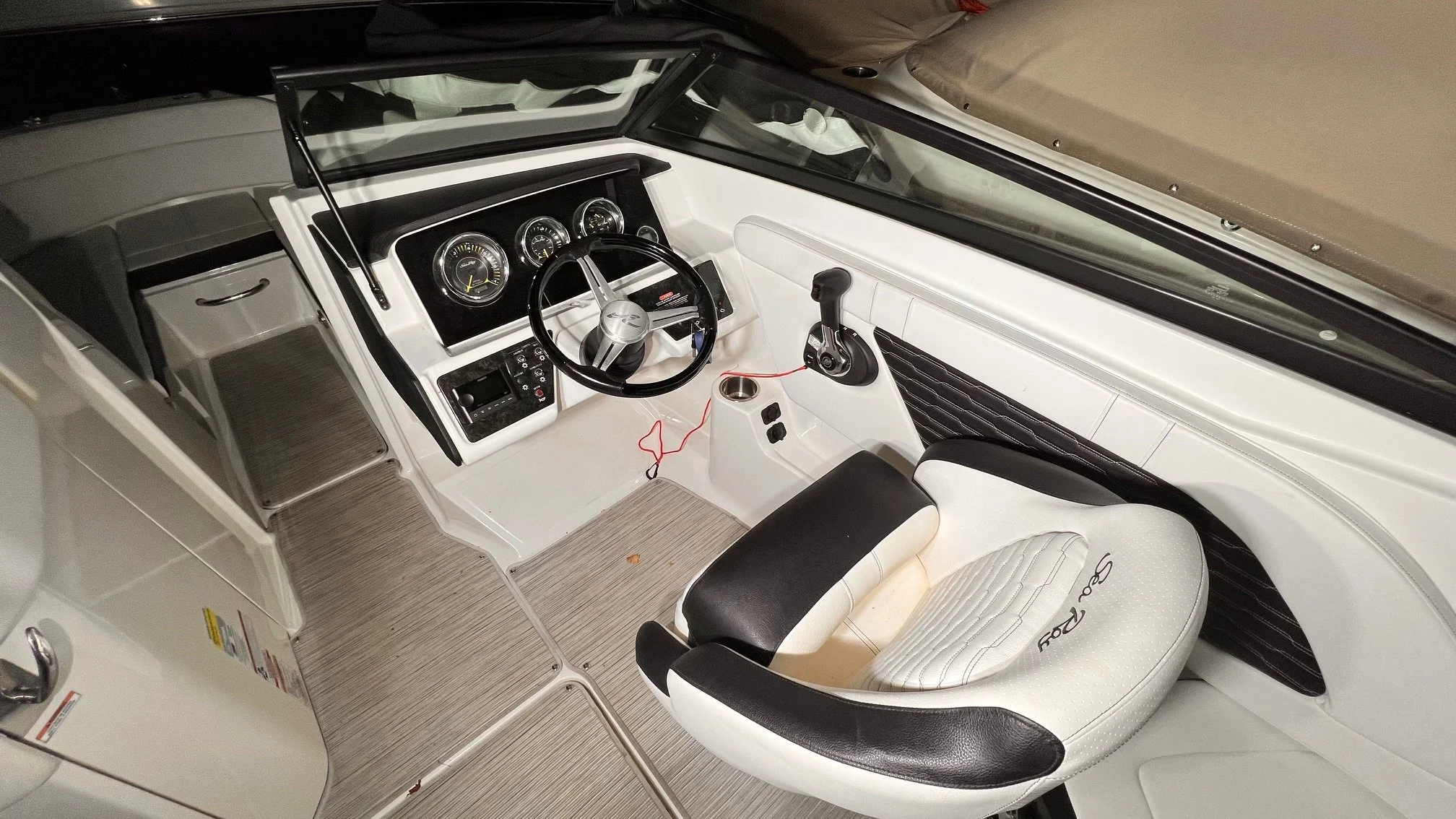 2021 Sea Ray 230 SPX Image Thumbnail #12