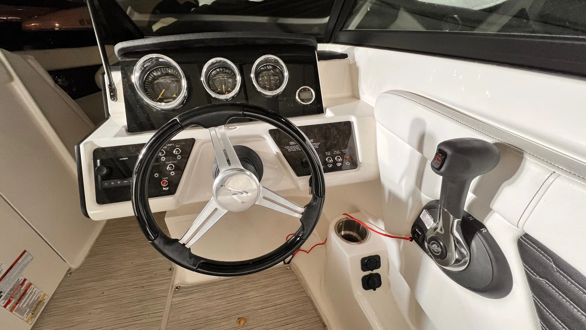 2021 Sea Ray 230 SPX Image Thumbnail #19