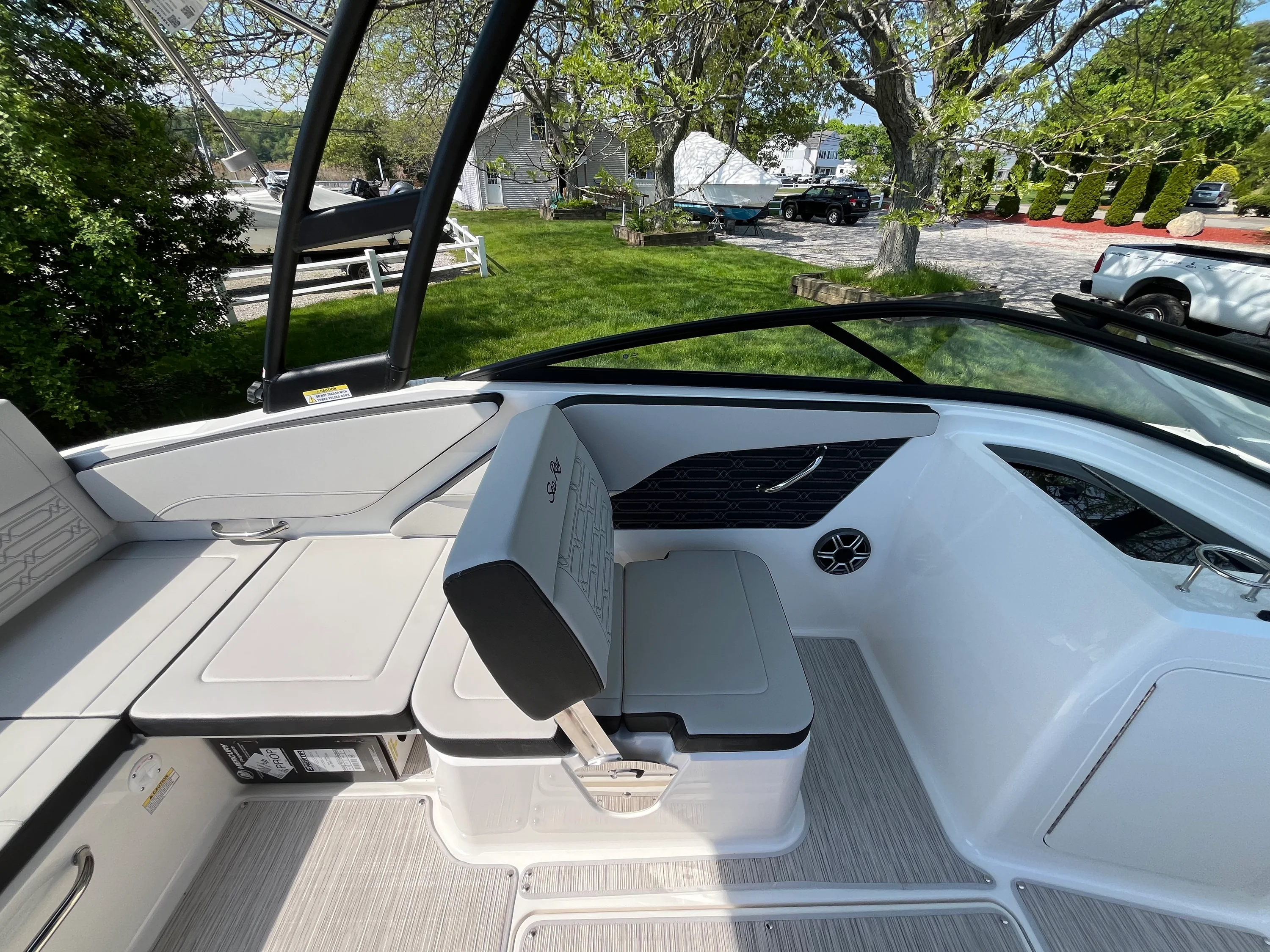 2026 Sea Ray SPX 210 Outboard Image Thumbnail #7