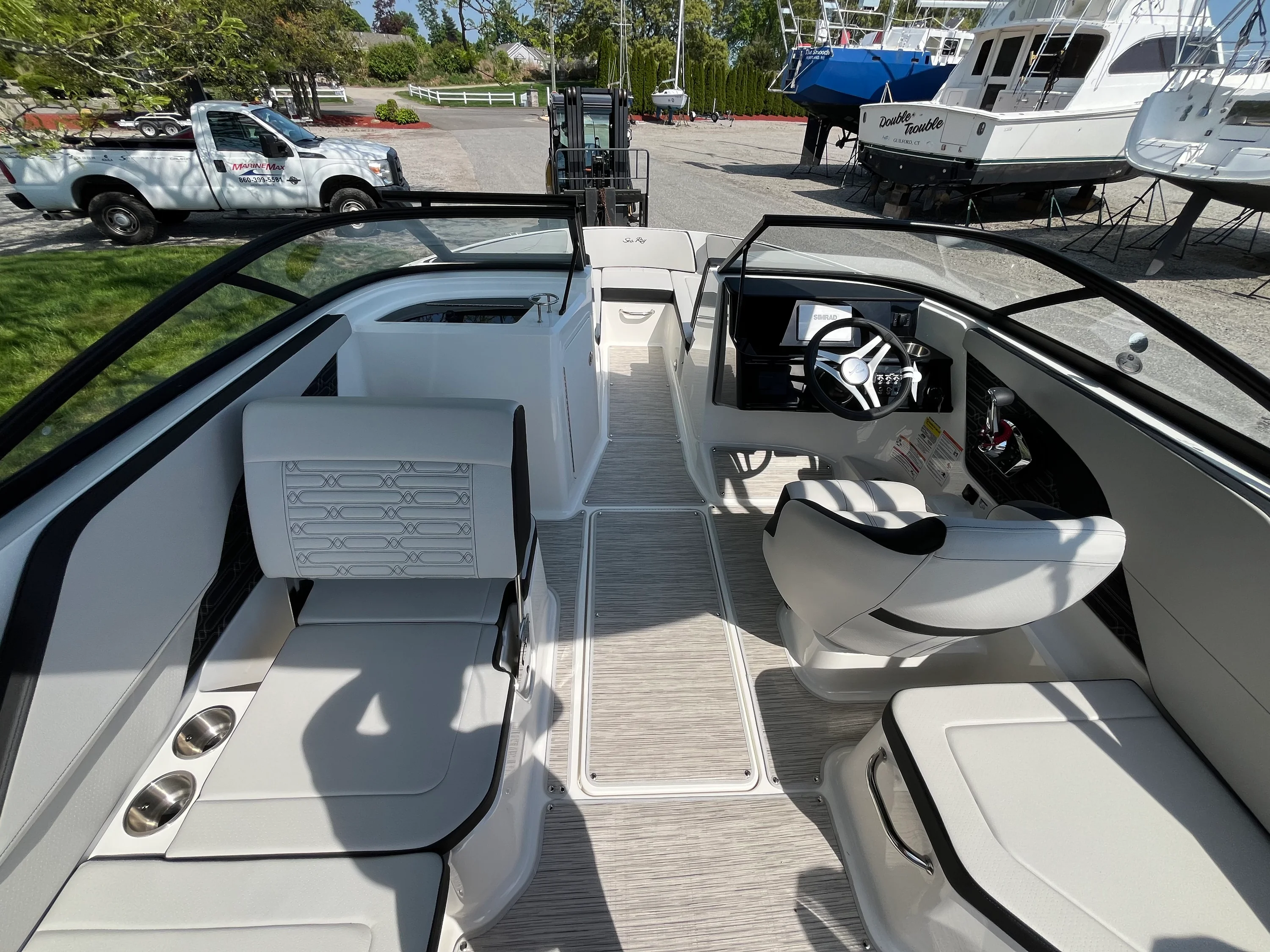 2026 Sea Ray SPX 210 Outboard Image Thumbnail #6