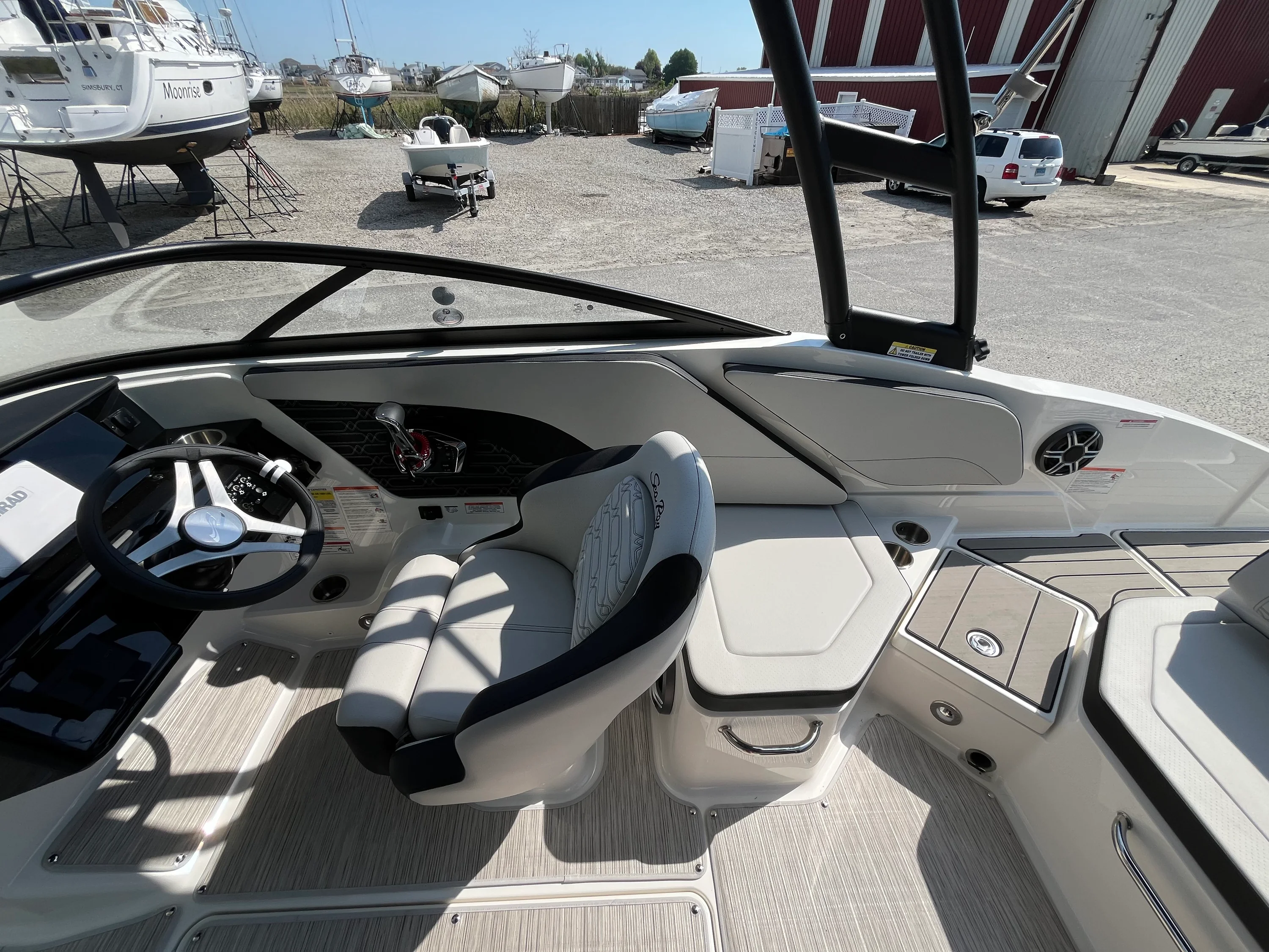 2026 Sea Ray SPX 210 Outboard Image Thumbnail #9