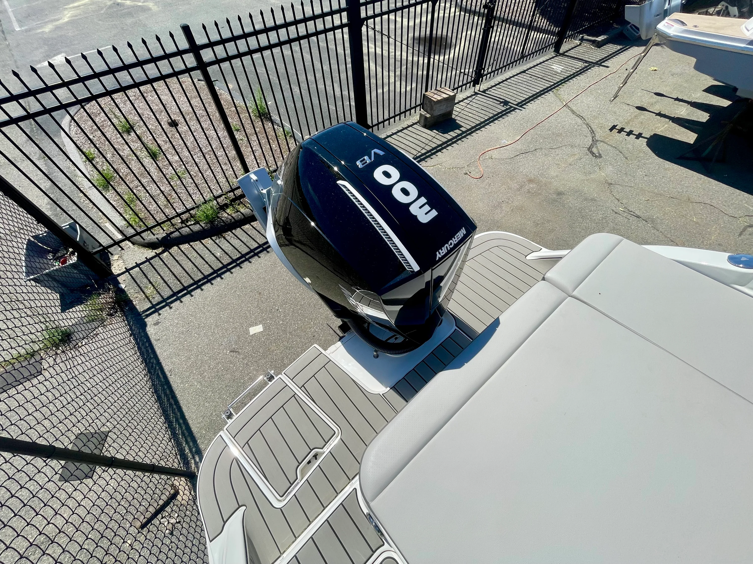 2026 Sea Ray SDX 250 Outboard Image Thumbnail #3
