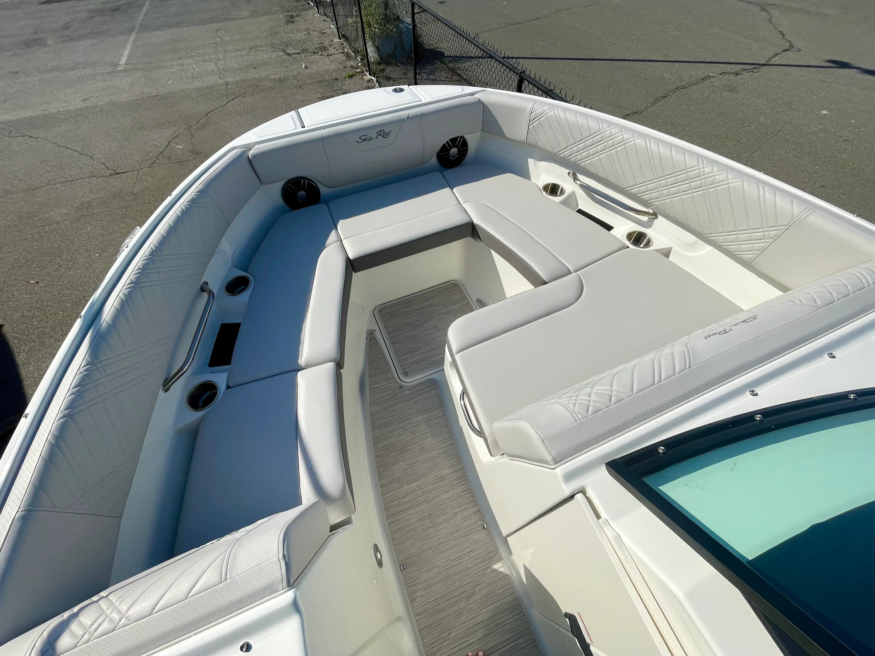 2026 Sea Ray SDX 250 Outboard Image Thumbnail #14