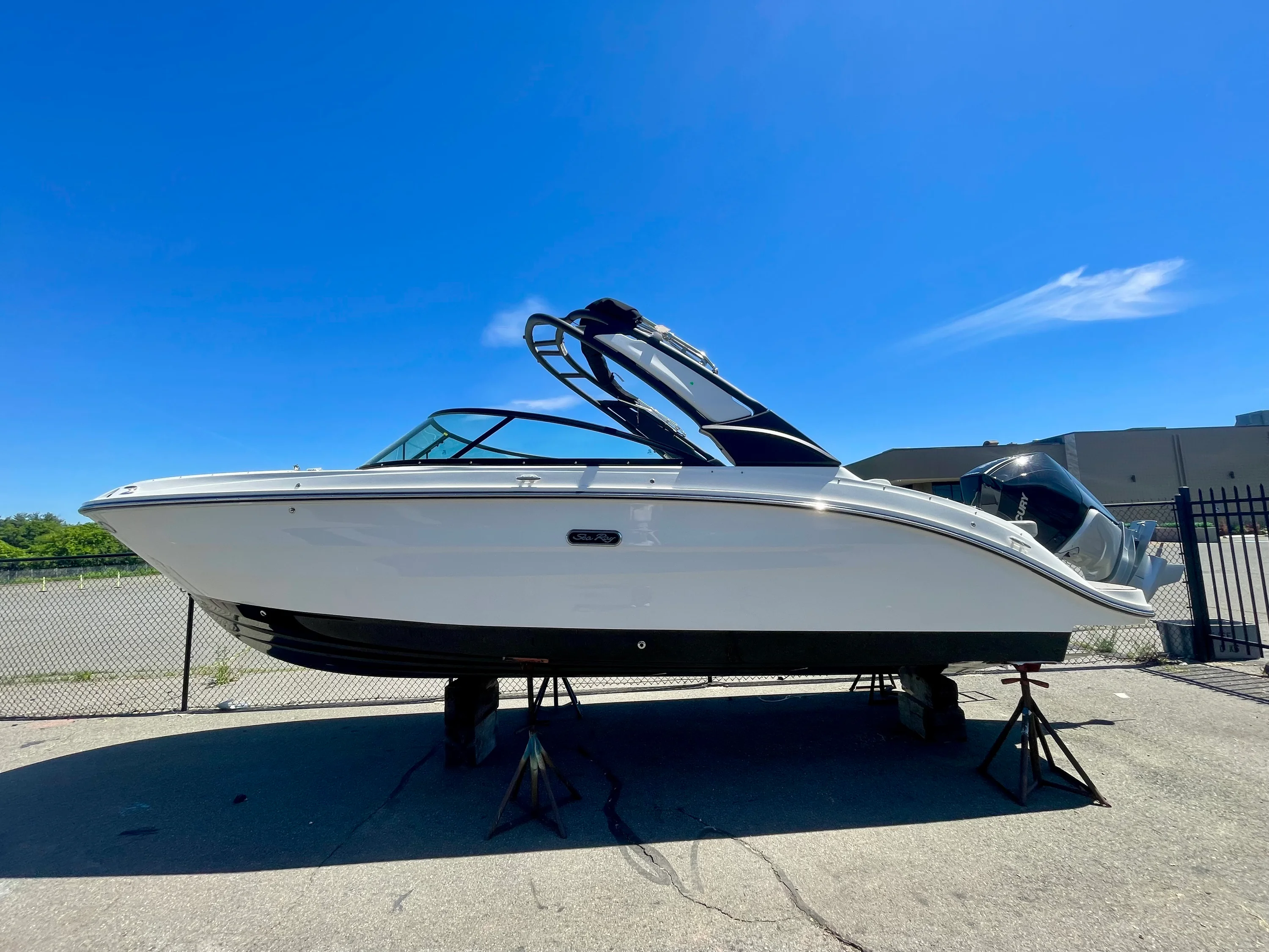 2026 Sea Ray SDX 250 Outboard Image Thumbnail #0