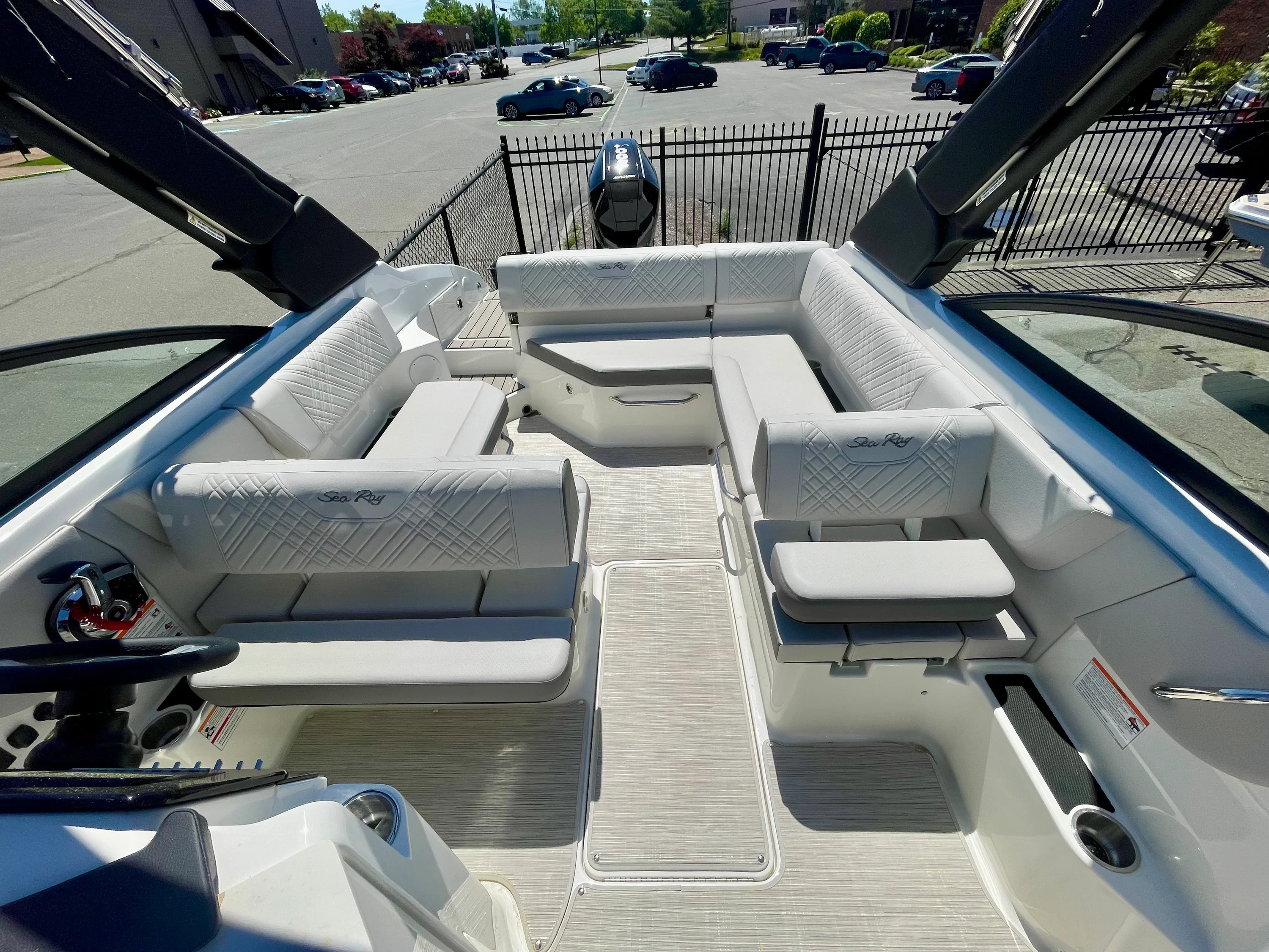 2026 Sea Ray SDX 250 Outboard Image Thumbnail #6