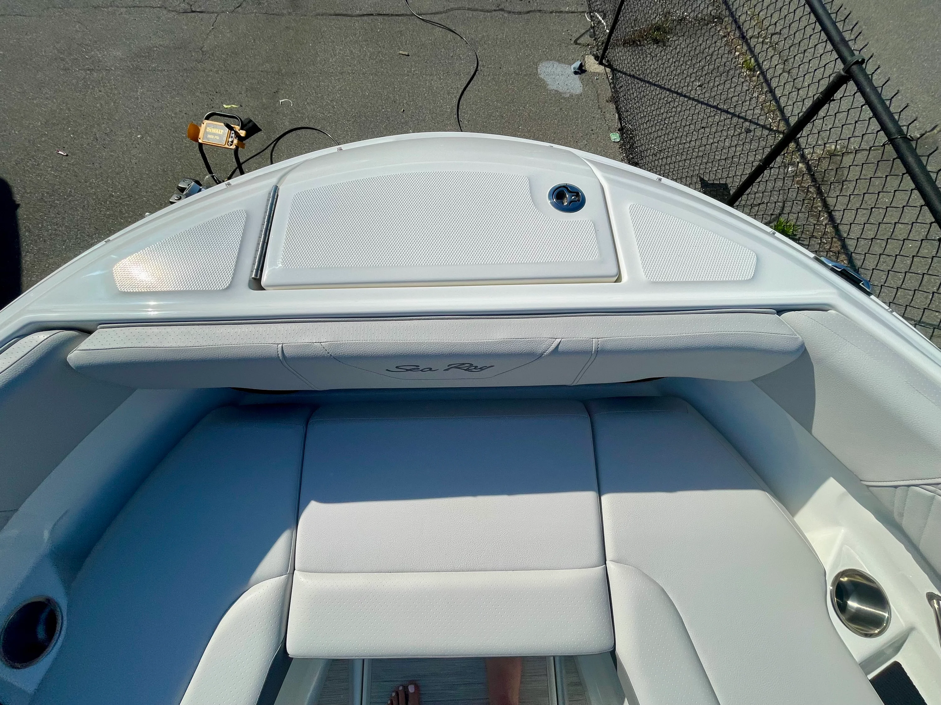 2026 Sea Ray SDX 250 Outboard Image Thumbnail #16