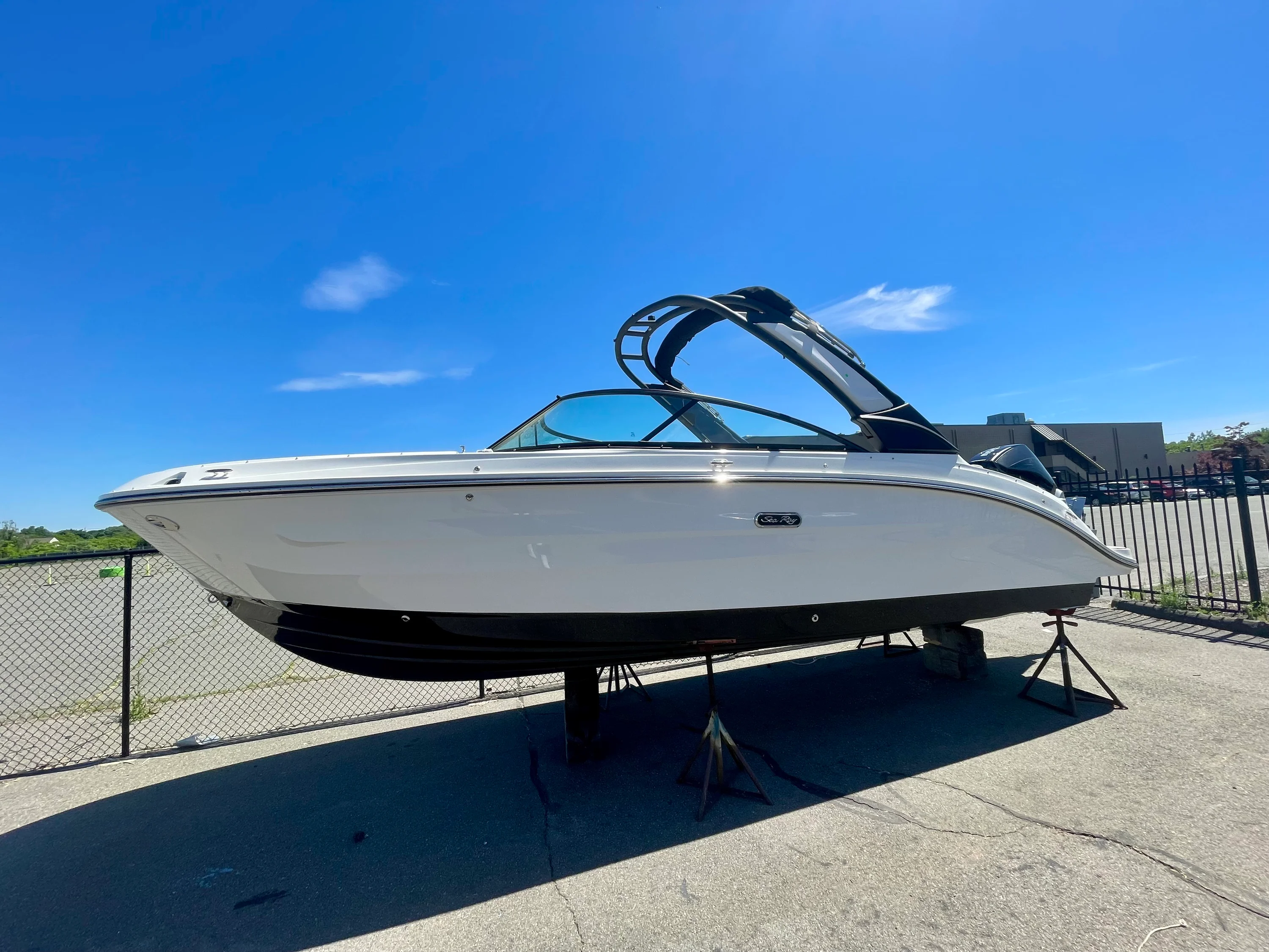 2026 Sea Ray SDX 250 Outboard Image Thumbnail #1