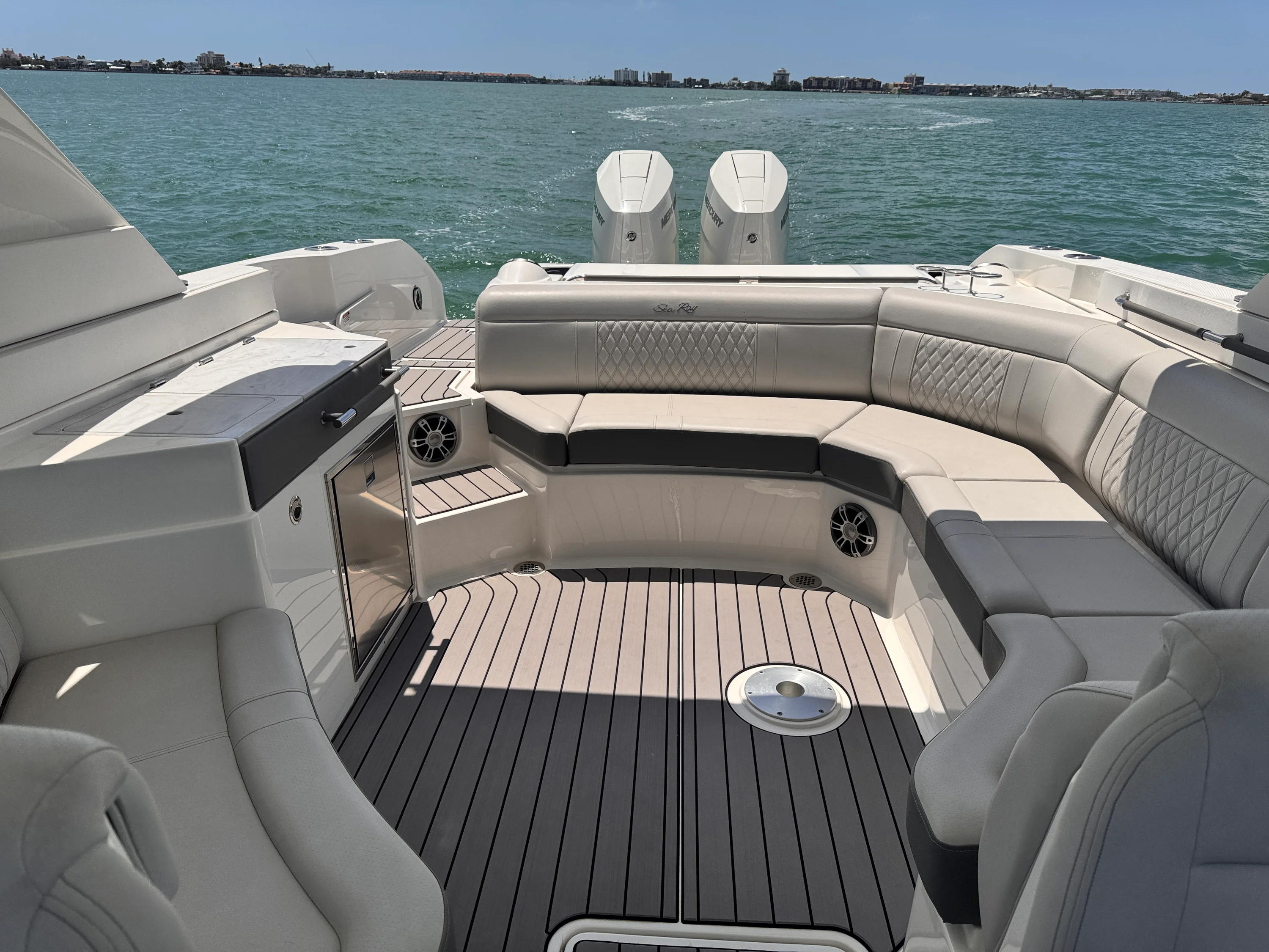 2024 Sea Ray SLX 350 OUTBOARD Image Thumbnail #16