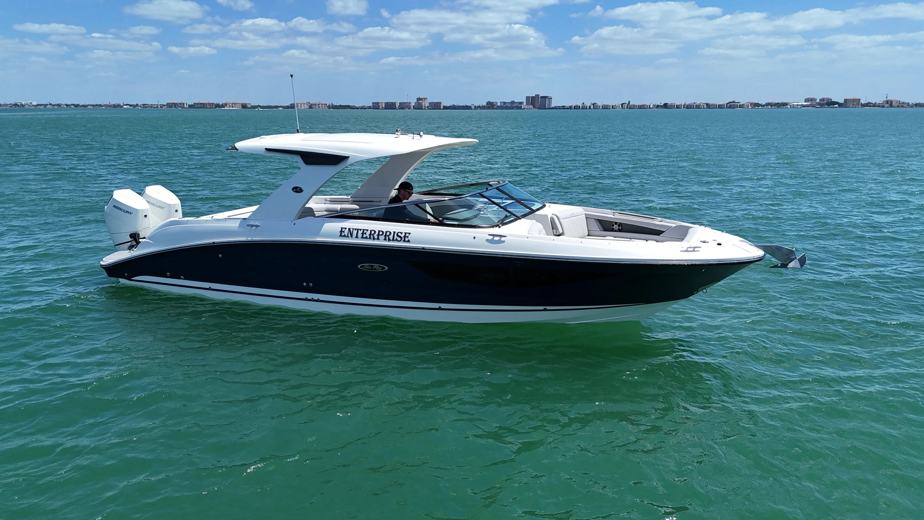 2024 Sea Ray SLX 350 OUTBOARD Image Thumbnail #3