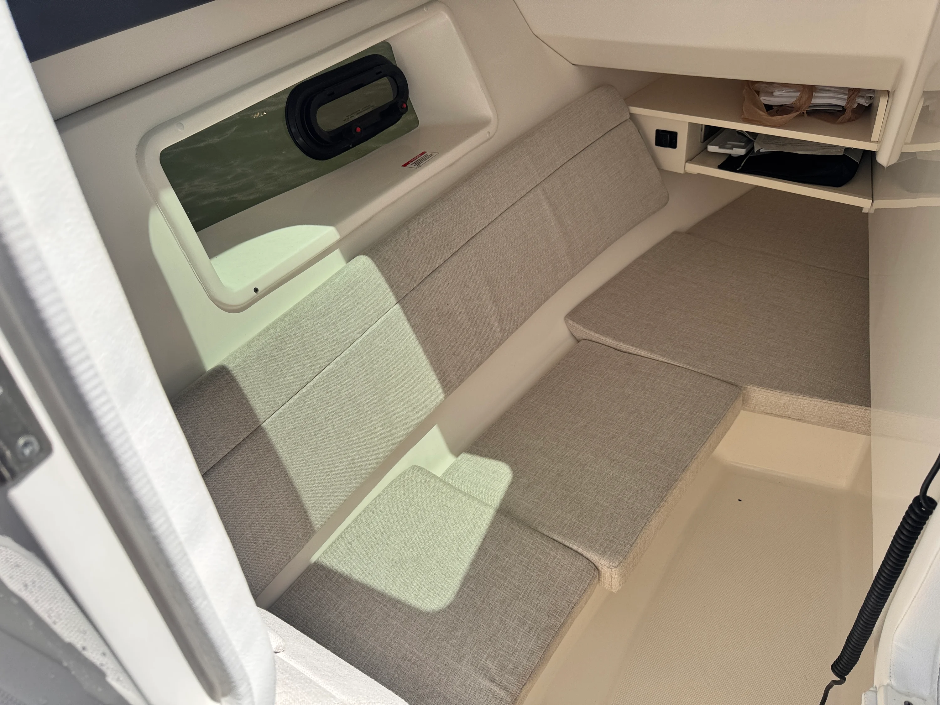 2024 Sea Ray SLX 350 OUTBOARD Image Thumbnail #14