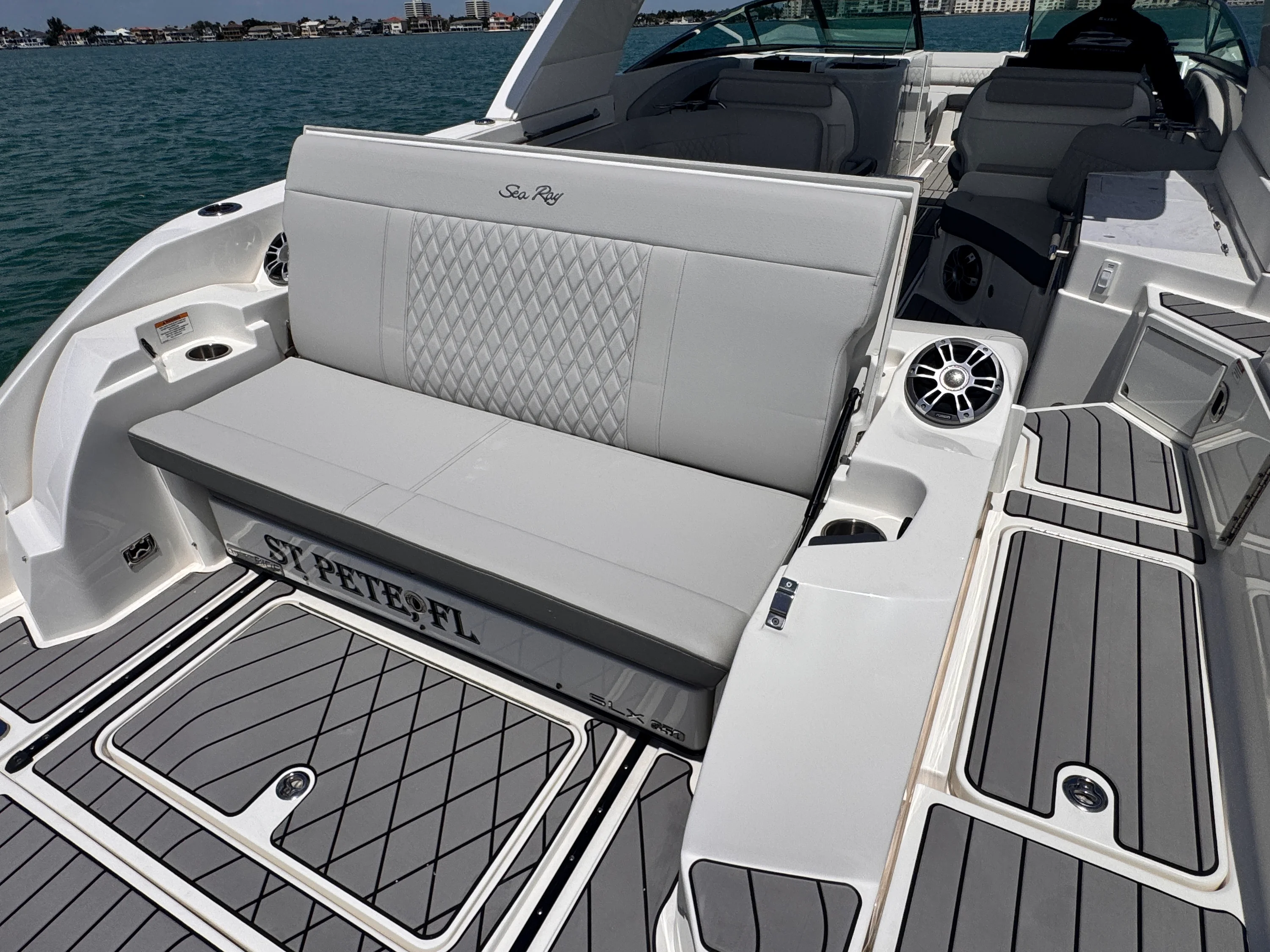 2024 Sea Ray SLX 350 OUTBOARD Image Thumbnail #18