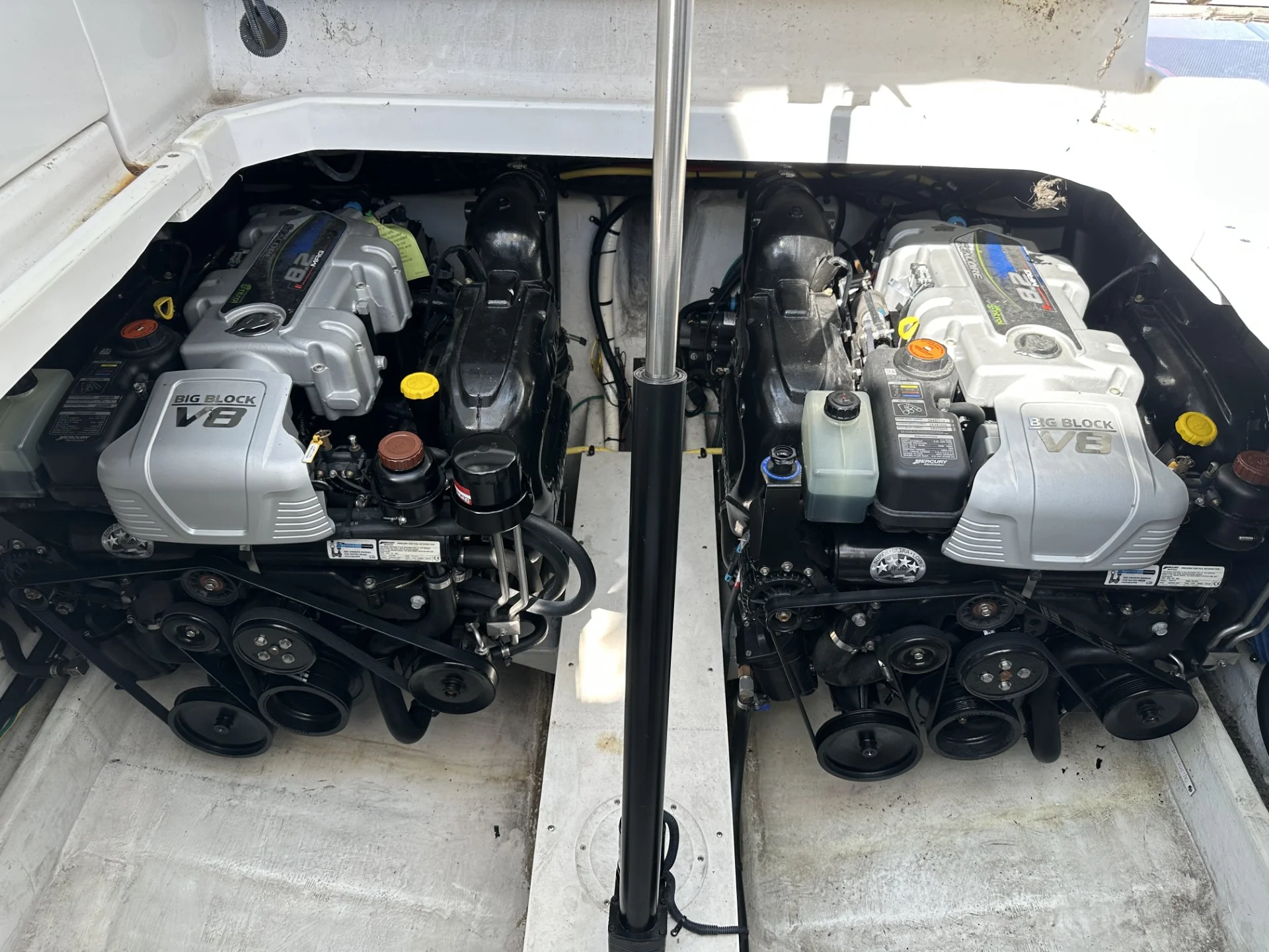 2016 Cruisers Yachts 380 EXPRESS Image Thumbnail #61