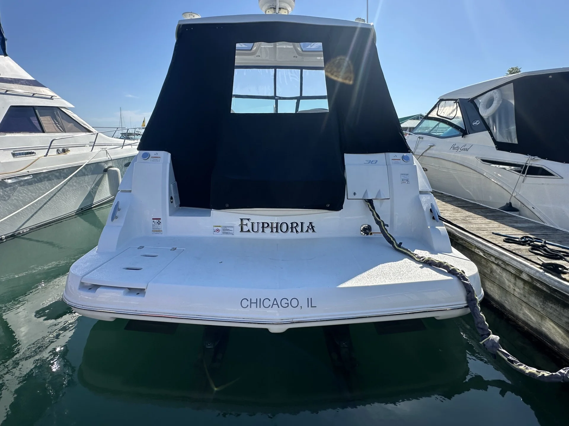 2016 Cruisers Yachts 380 EXPRESS Image Thumbnail #7