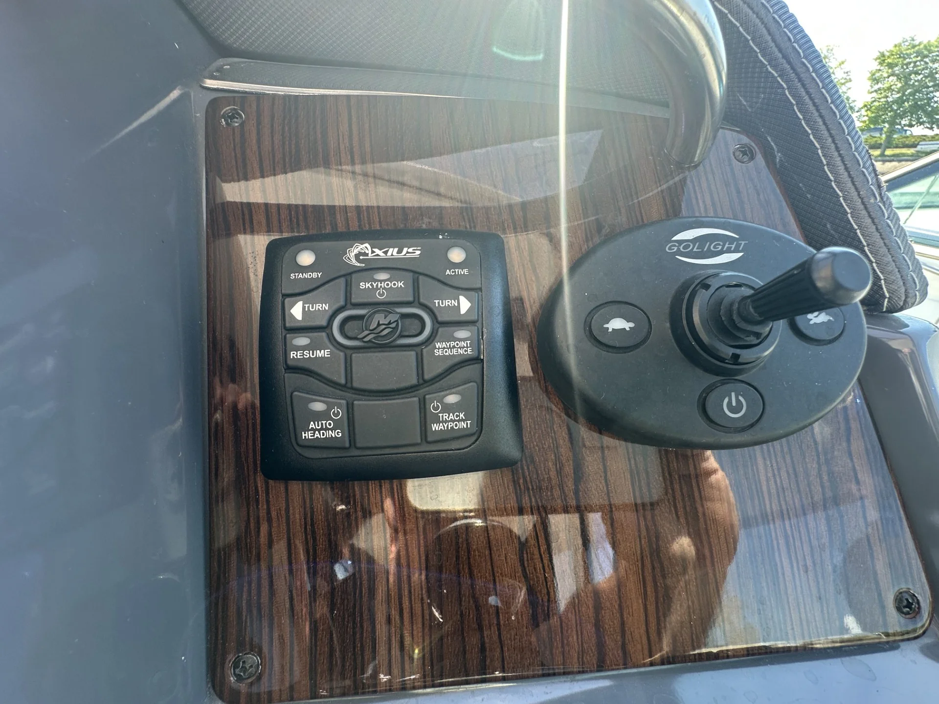2016 Cruisers Yachts 380 EXPRESS Image Thumbnail #22