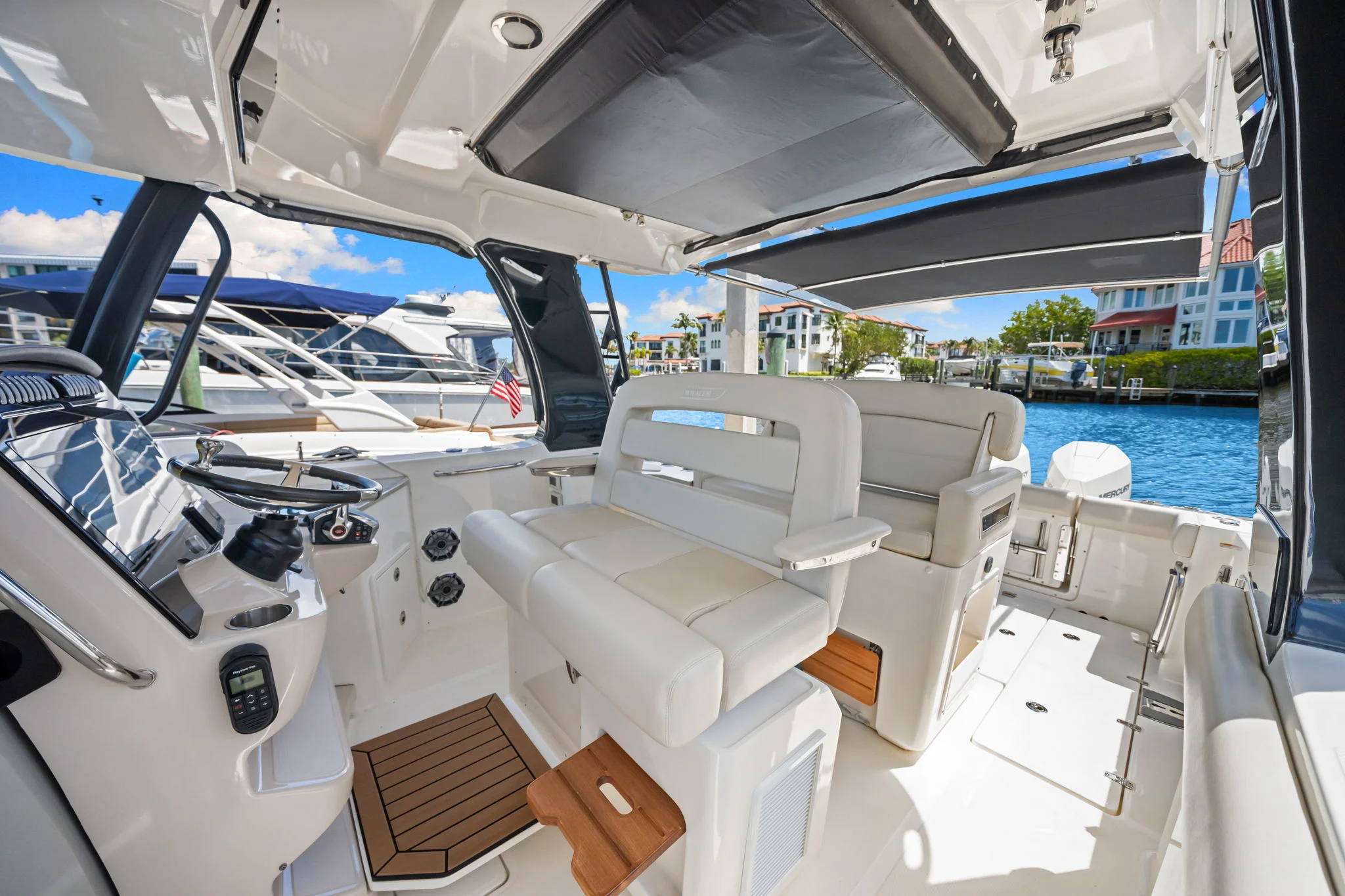 2022 Boston Whaler 350 REALM Image Thumbnail #31