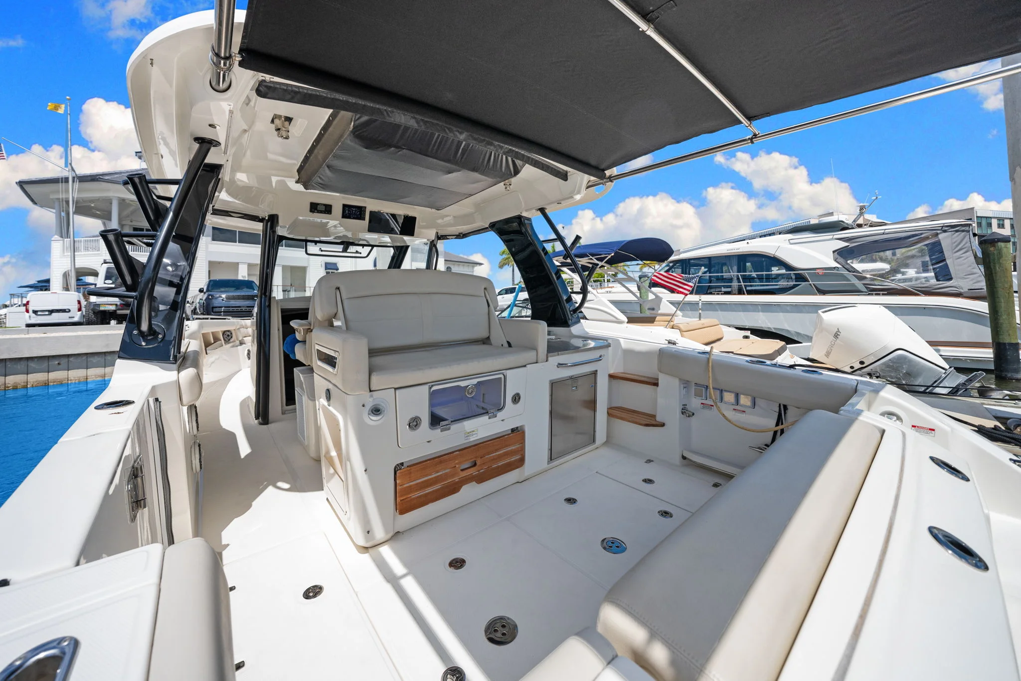 2022 Boston Whaler 350 REALM Image Thumbnail #20