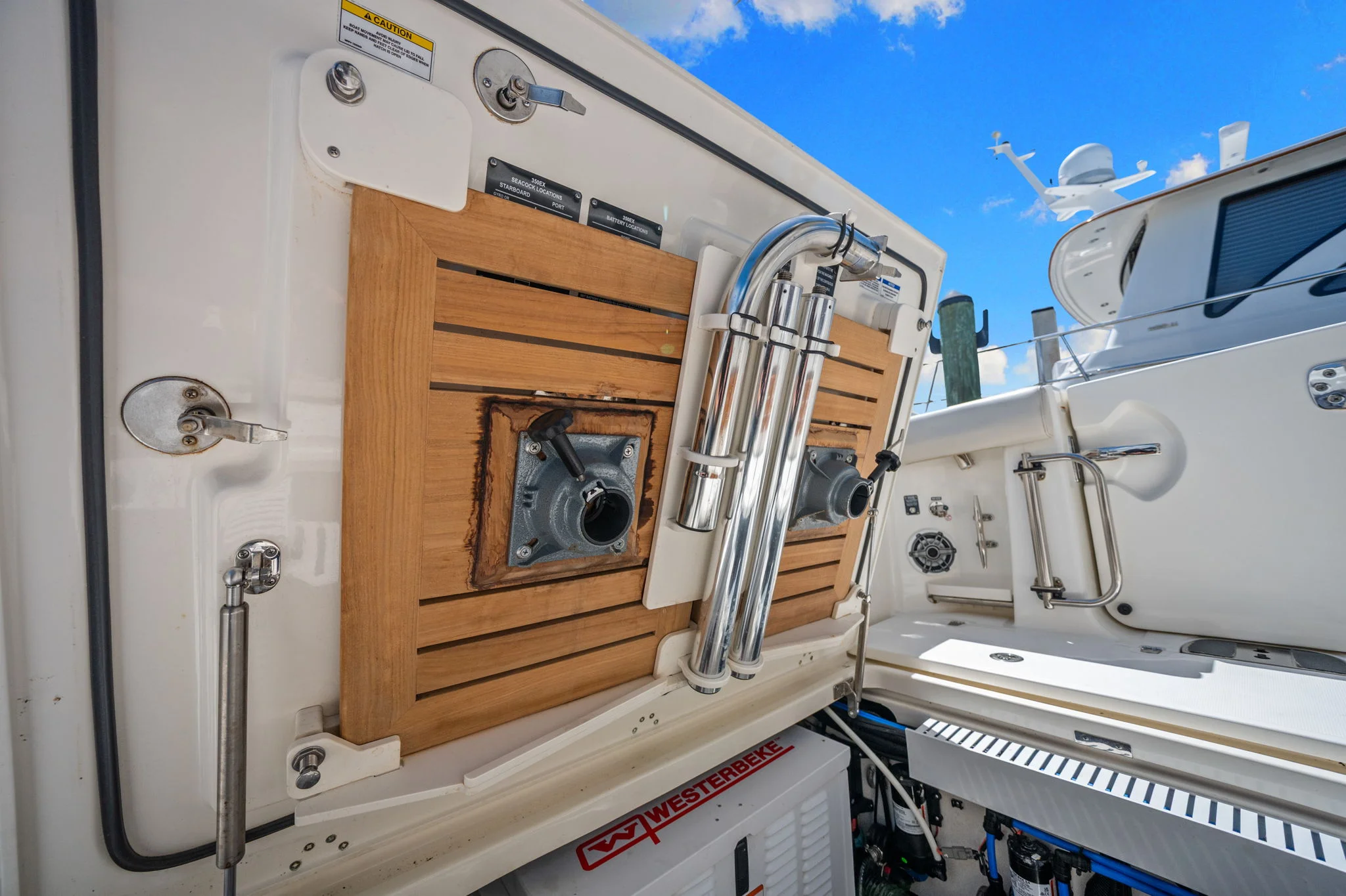 2022 Boston Whaler 350 REALM Image Thumbnail #21