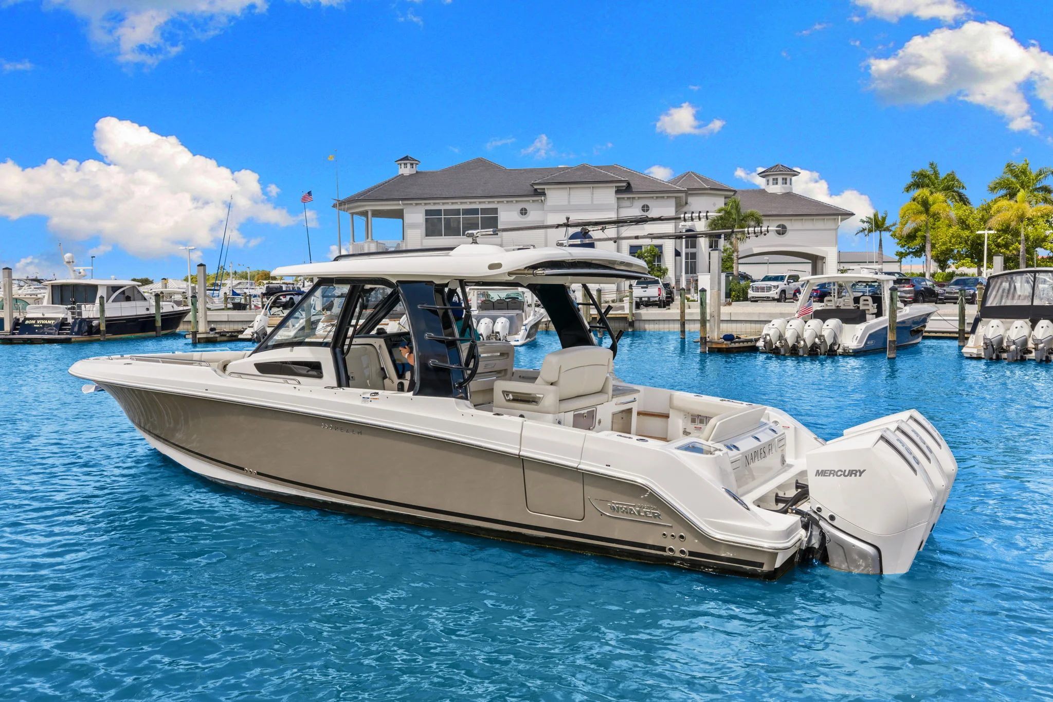 2022 Boston Whaler 350 REALM Image Thumbnail #8