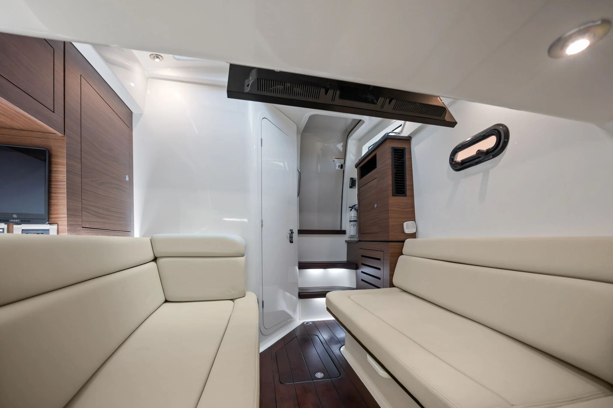 2022 Boston Whaler 350 REALM Image Thumbnail #33