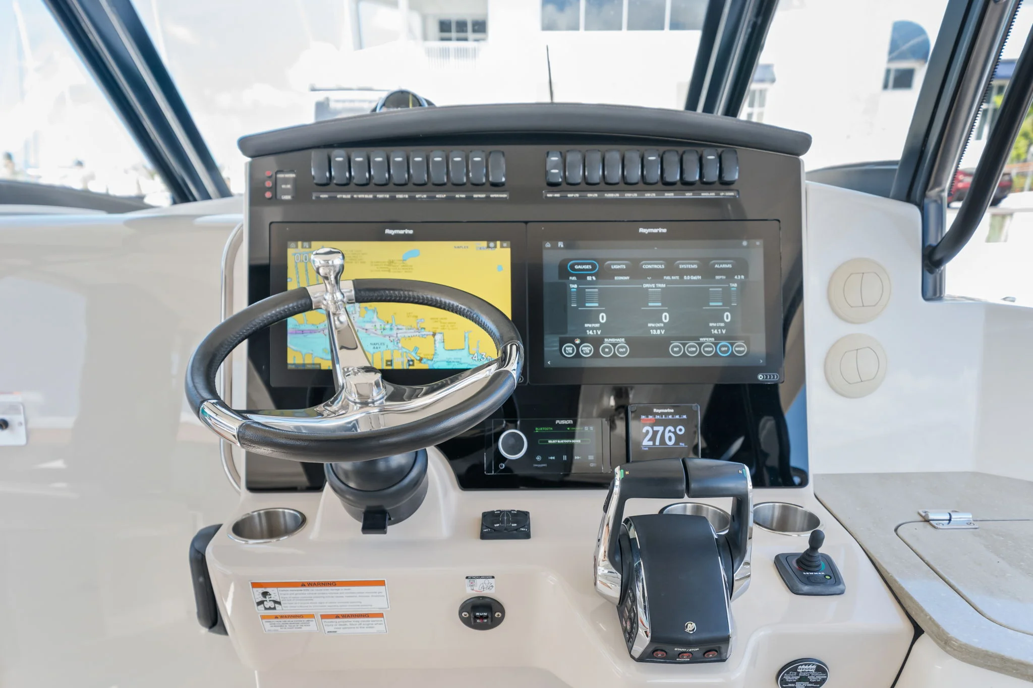 2022 Boston Whaler 350 REALM Image Thumbnail #28