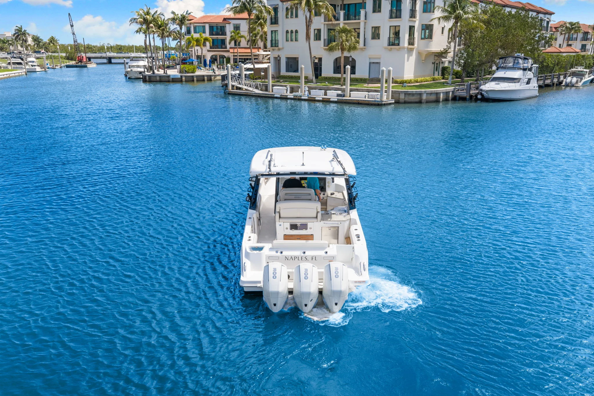 2022 Boston Whaler 350 REALM Image Thumbnail #12