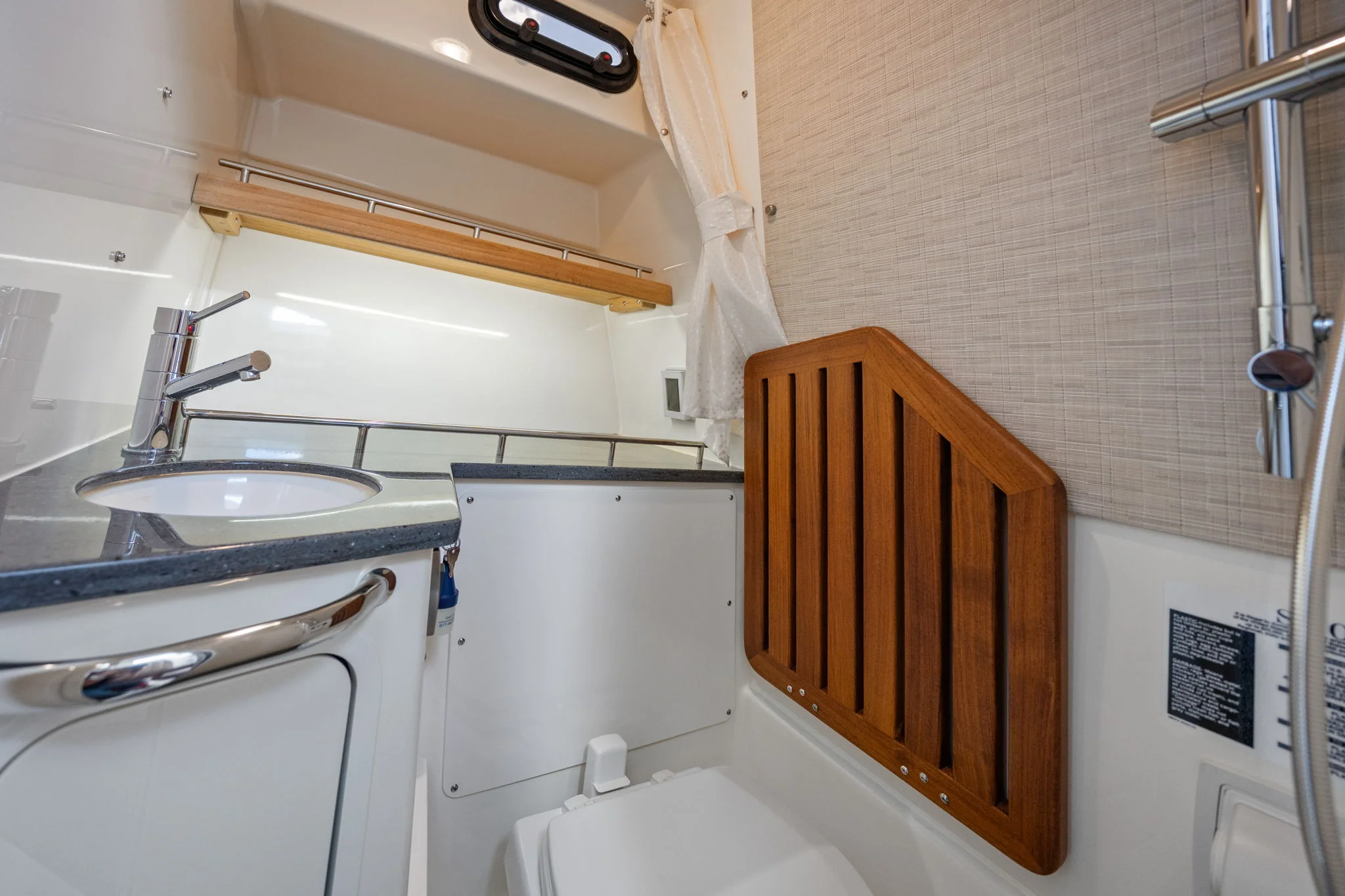 2022 Boston Whaler 350 REALM Image Thumbnail #36