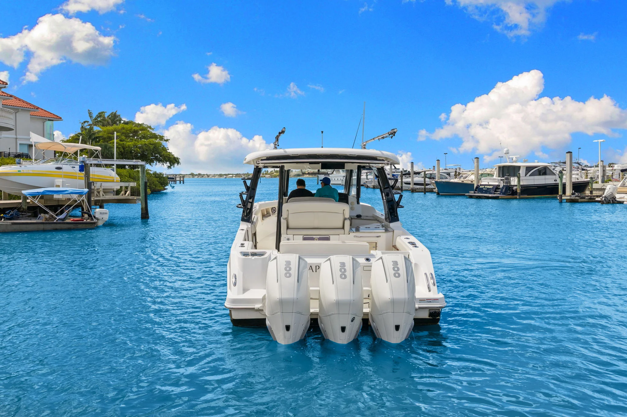 2022 Boston Whaler 350 REALM Image Thumbnail #6