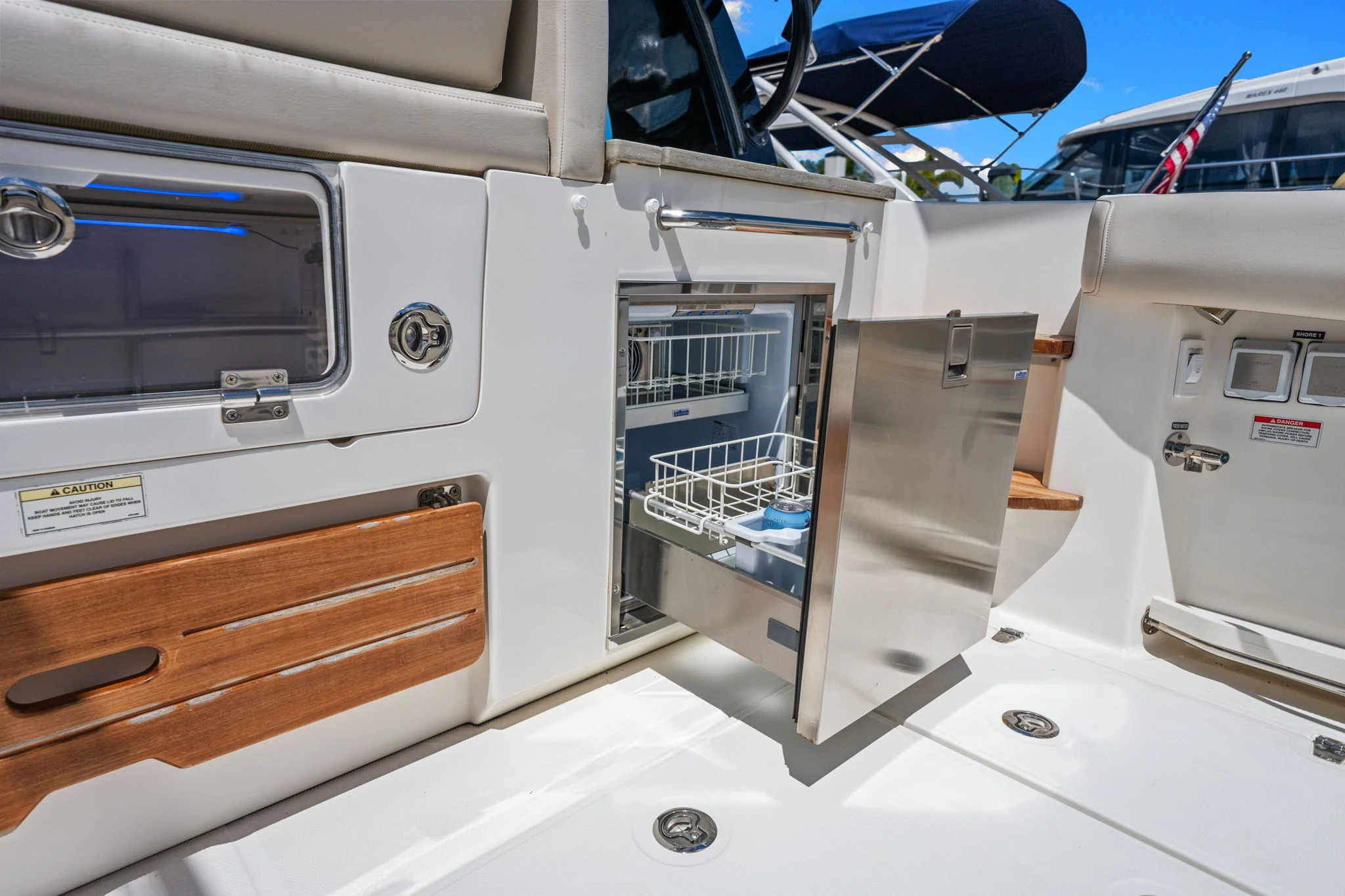 2022 Boston Whaler 350 REALM Image Thumbnail #18