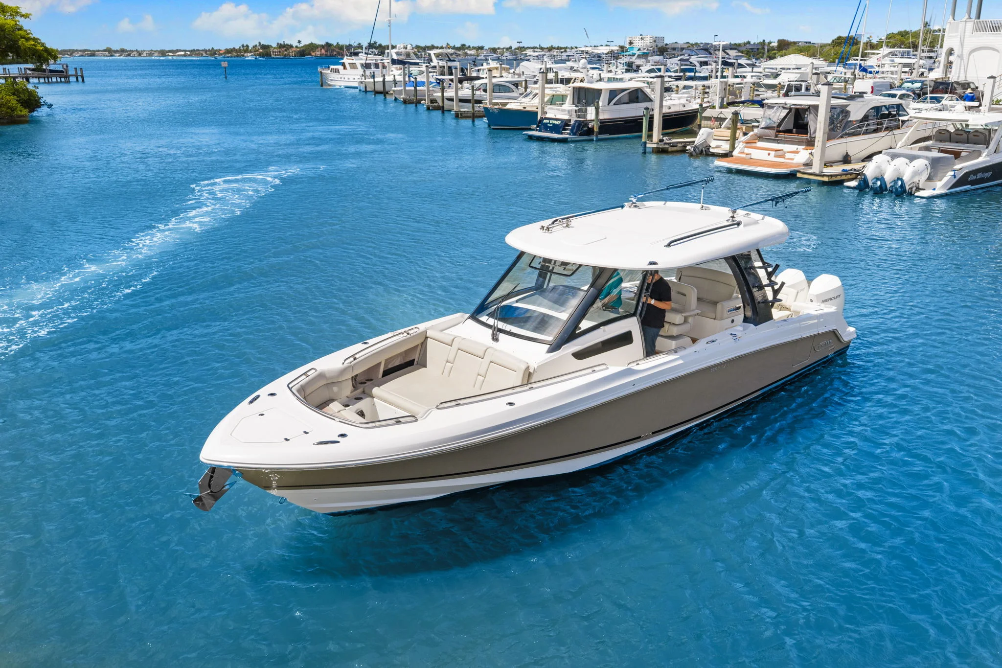 2022 Boston Whaler 350 REALM Image Thumbnail #10