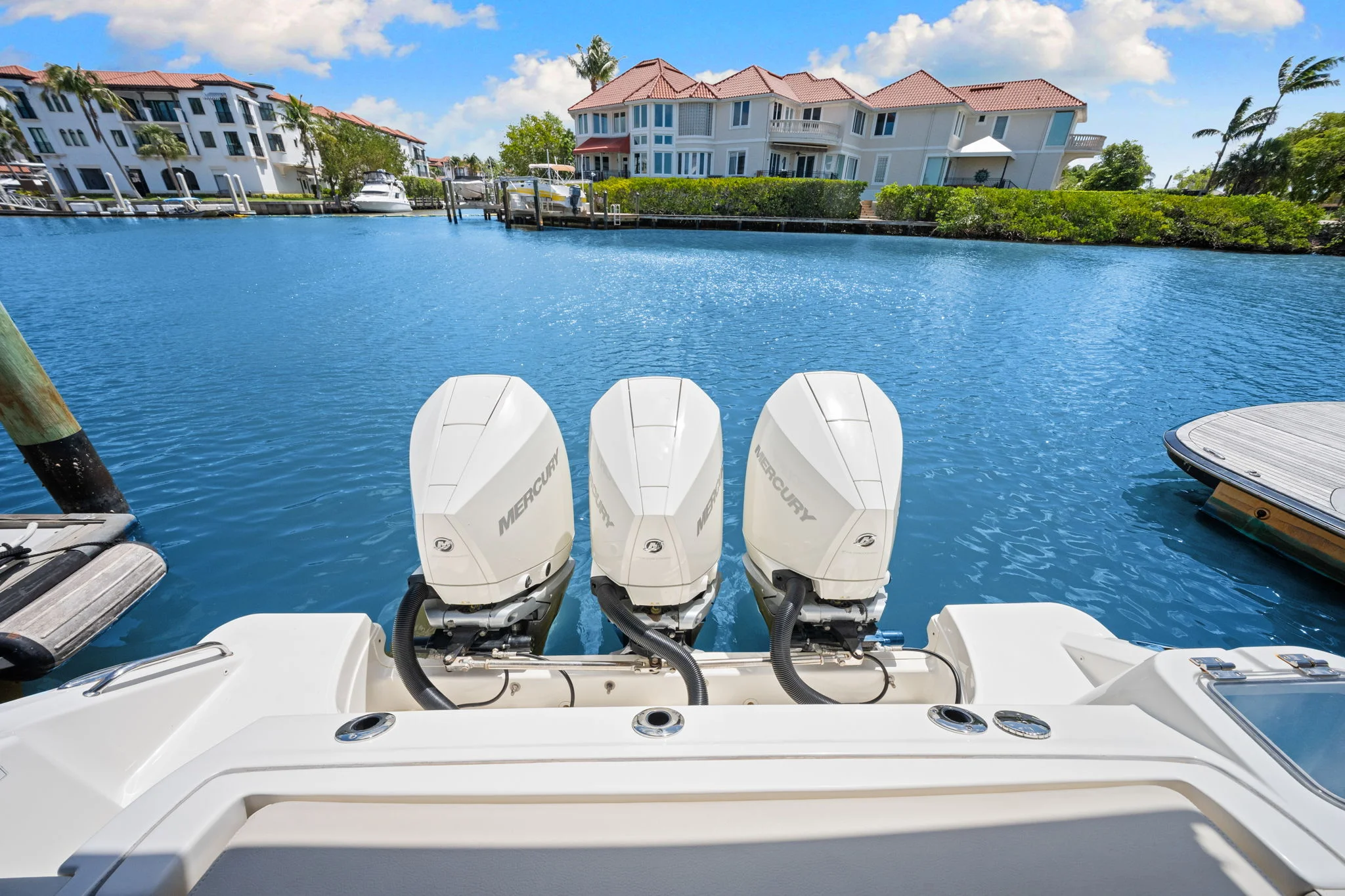 2022 Boston Whaler 350 REALM Image Thumbnail #15