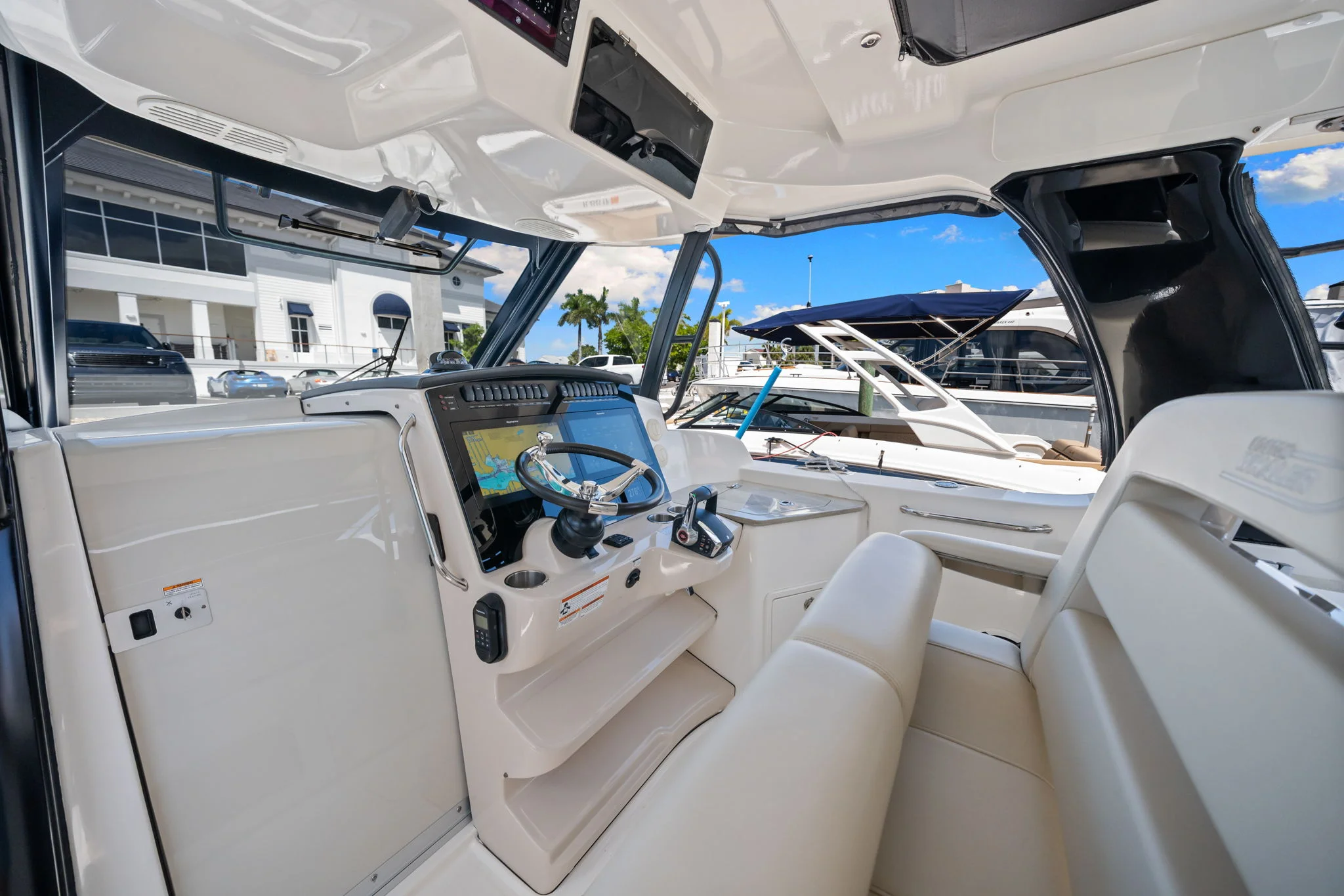 2022 Boston Whaler 350 REALM Image Thumbnail #26