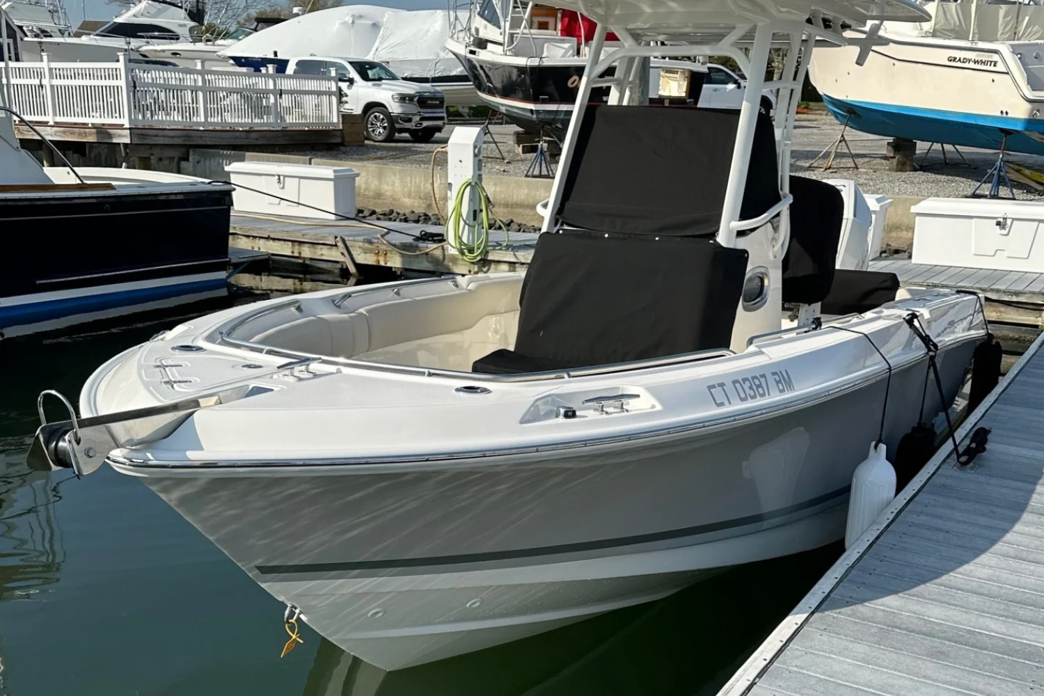 2024 Boston Whaler 230 OUTRAGE Image Thumbnail #1