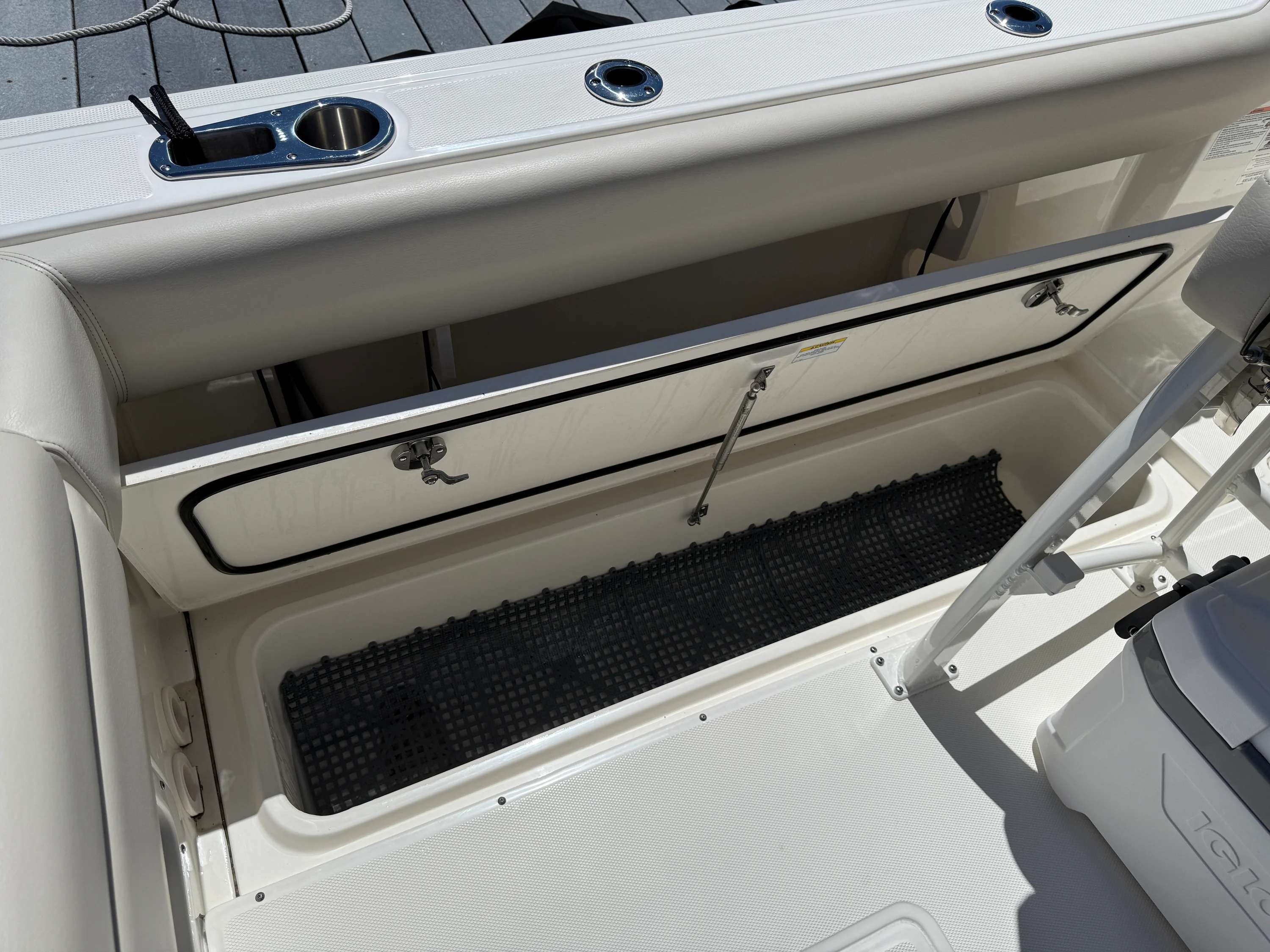 2024 Boston Whaler 230 OUTRAGE Image Thumbnail #33
